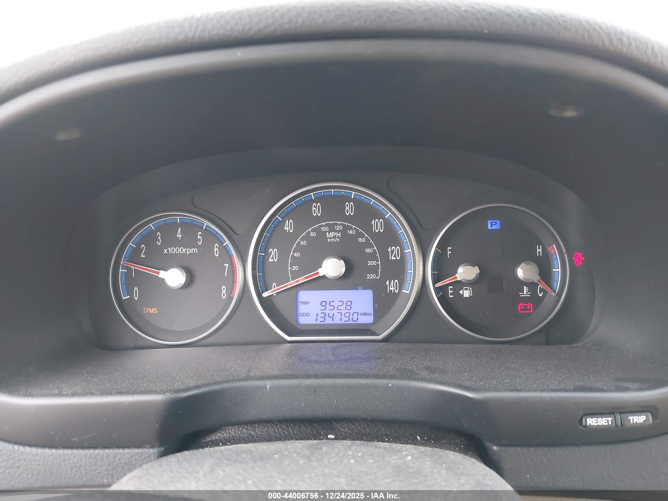HYUNDAI SANTA image 7