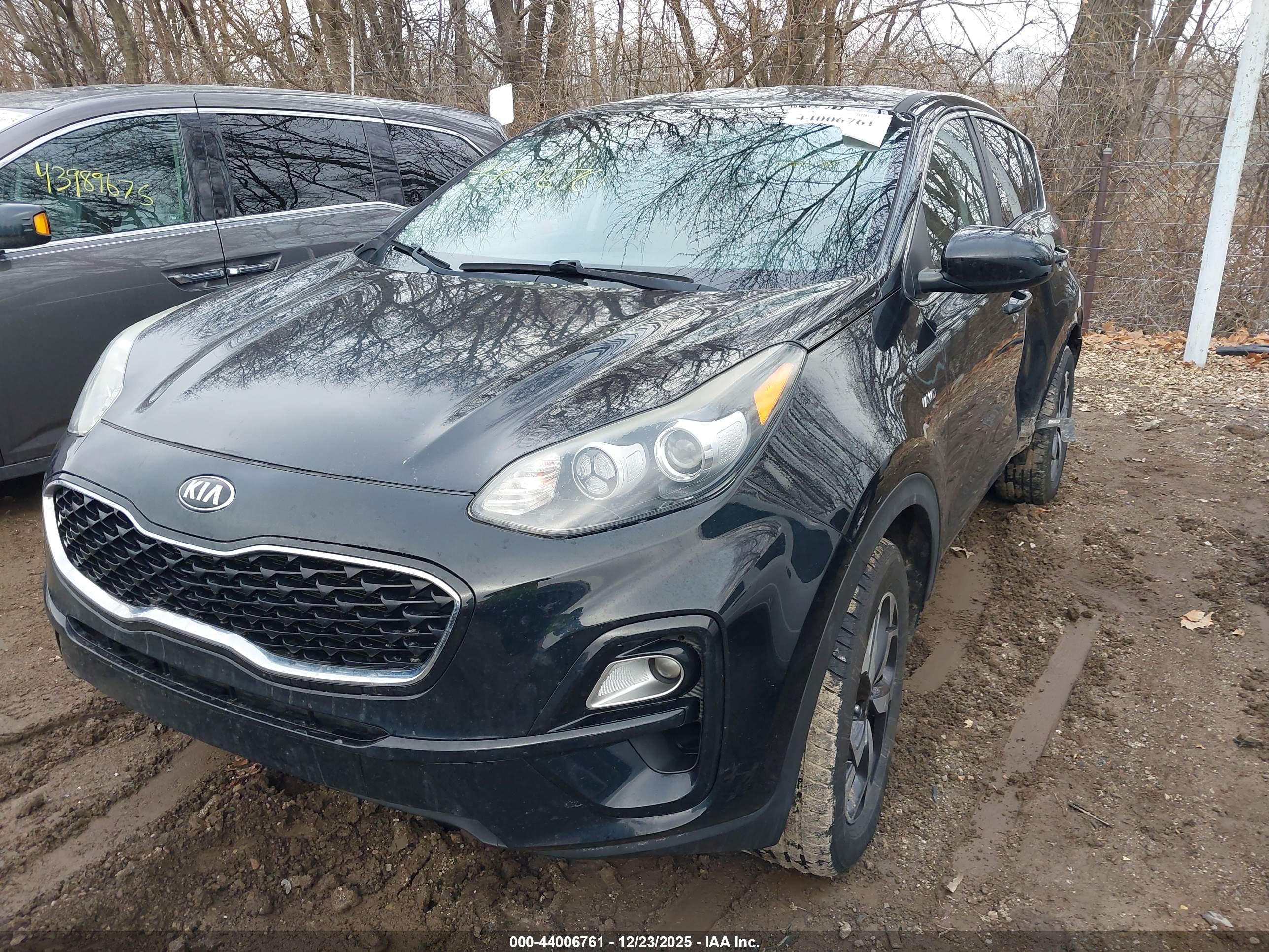 KIA SPORTAGE image 2