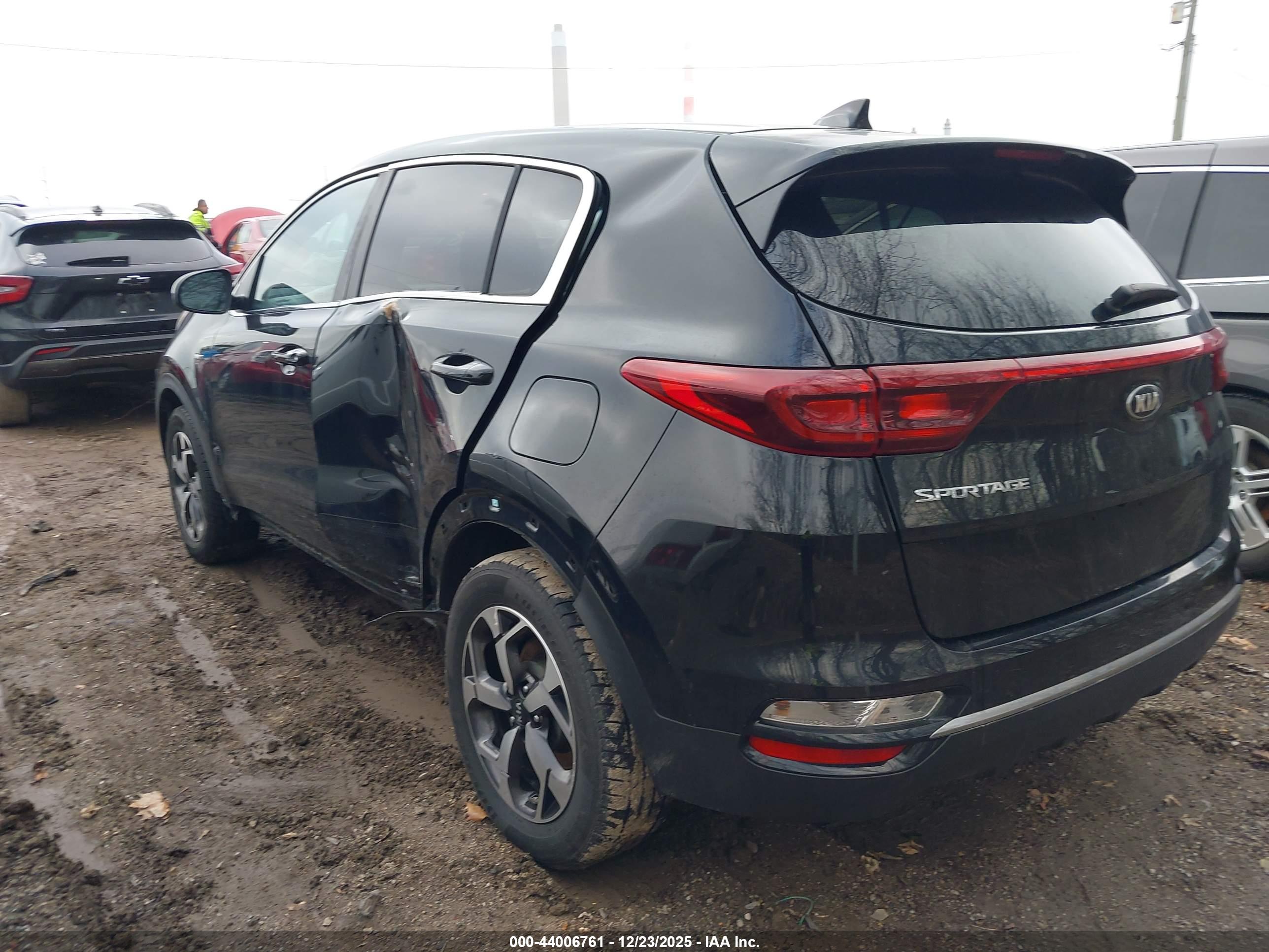 KIA SPORTAGE image 6
