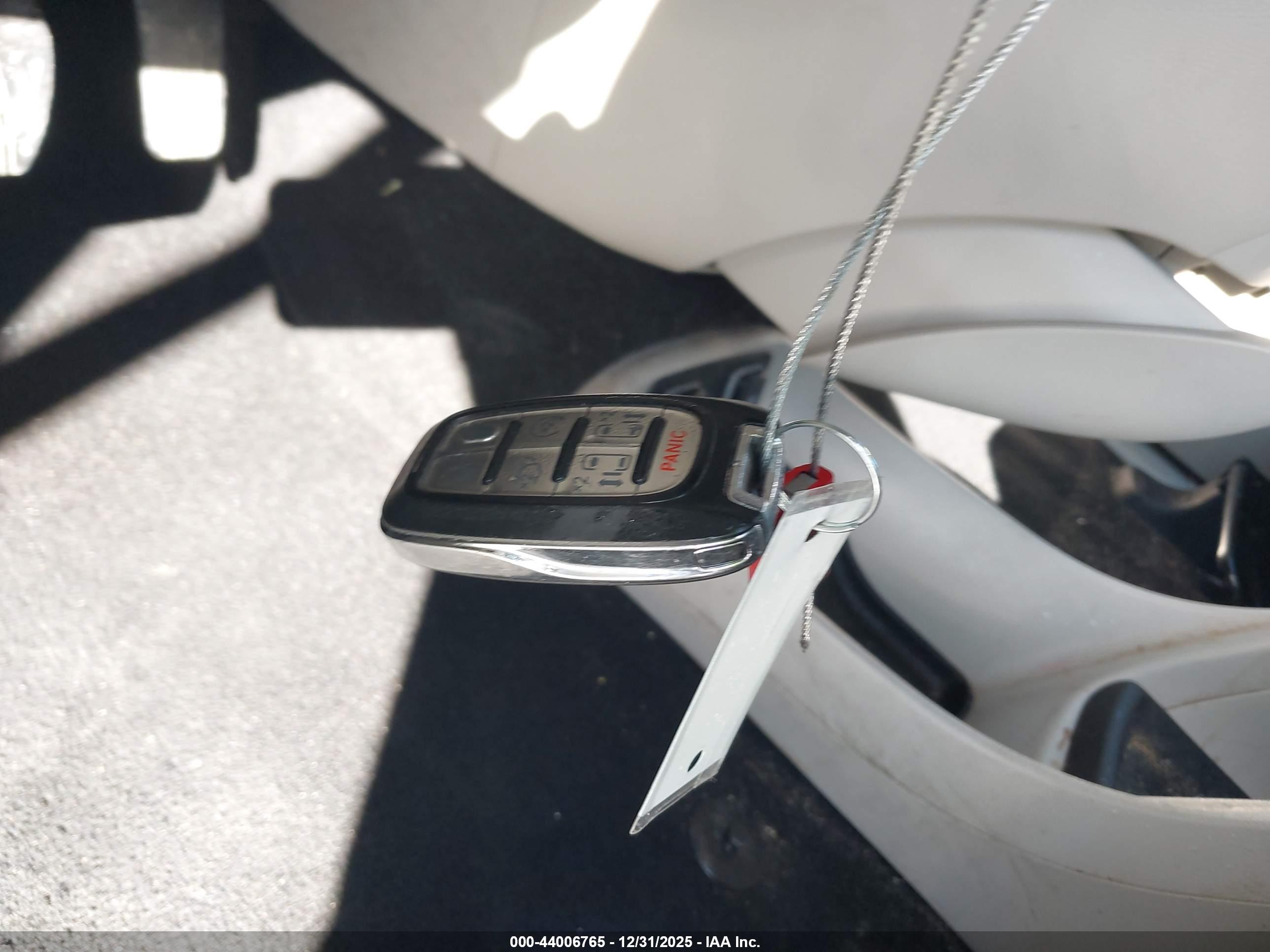 CHRYSLER PACIFICA image 11