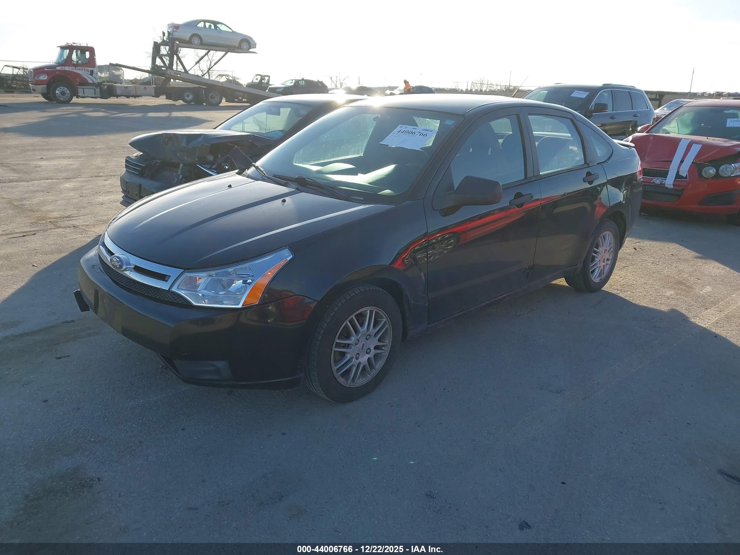 FORD FOCUS image 2