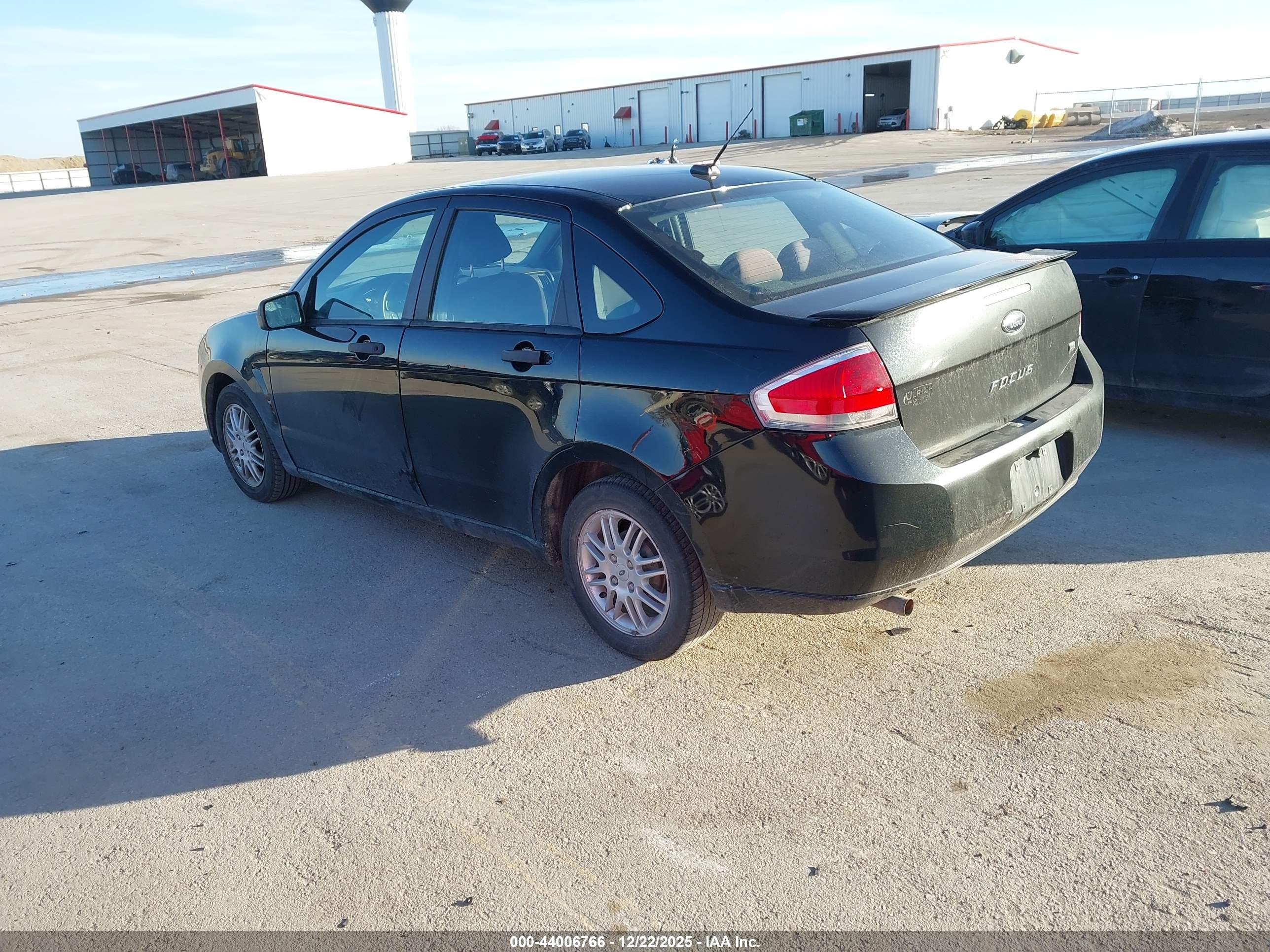 FORD FOCUS image 3