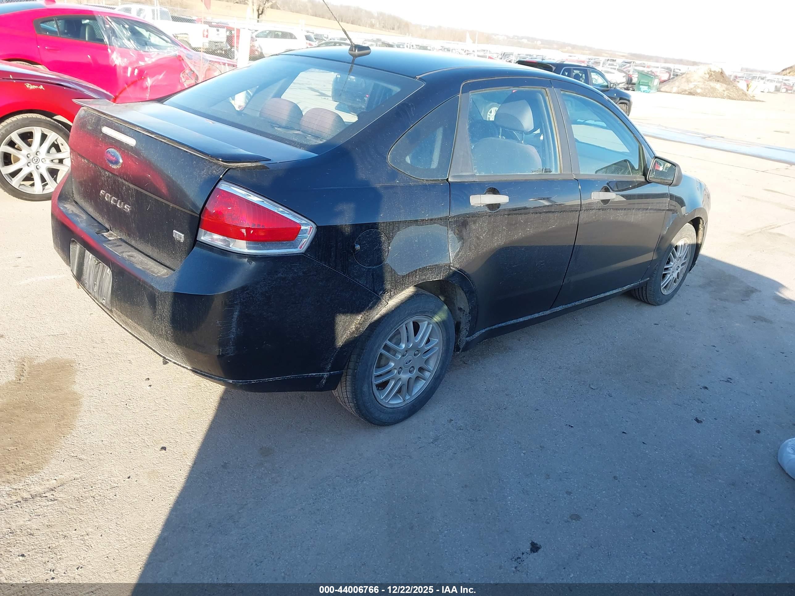 FORD FOCUS image 4