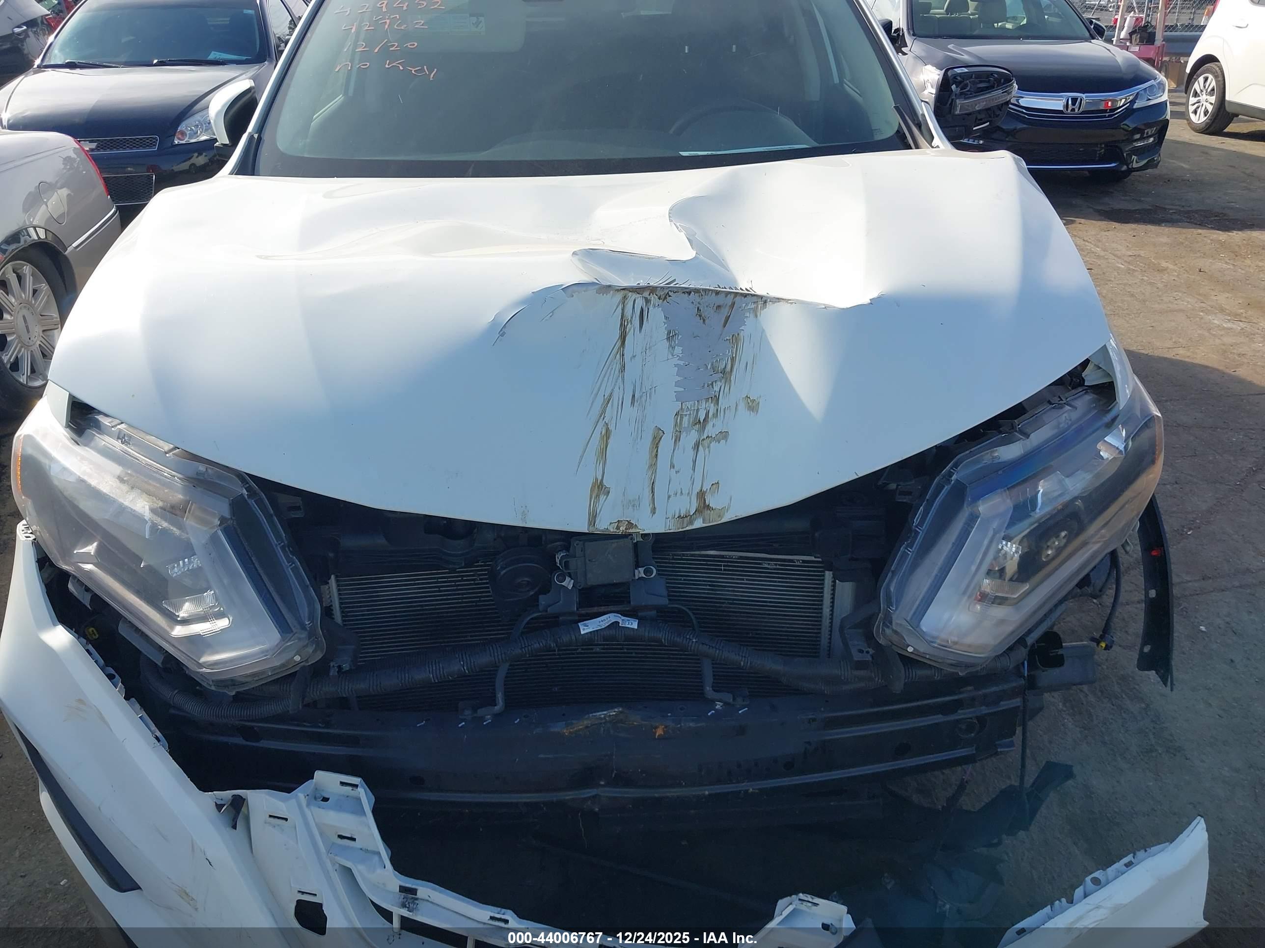 NISSAN ROGUE image 10