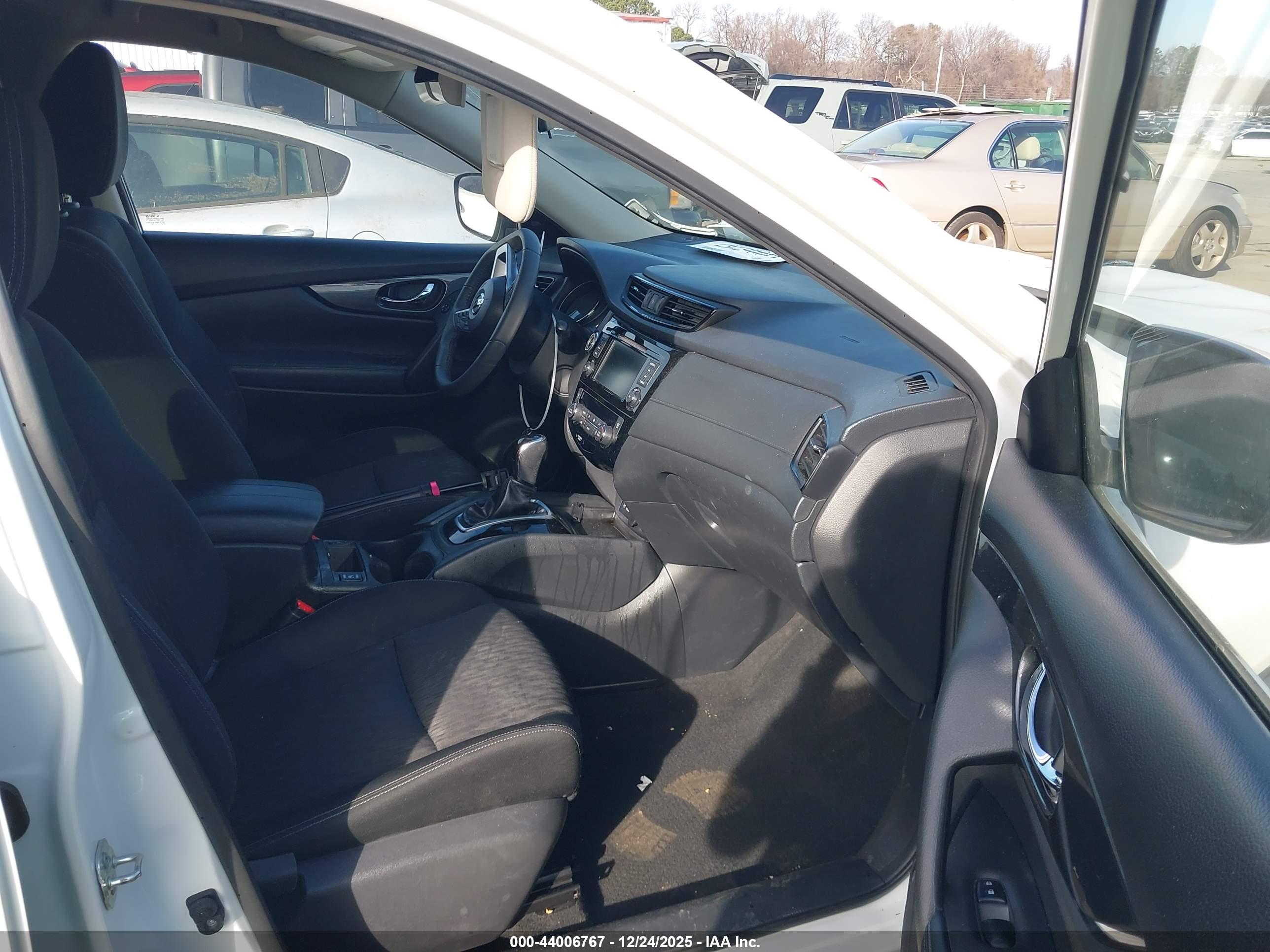 NISSAN ROGUE image 5