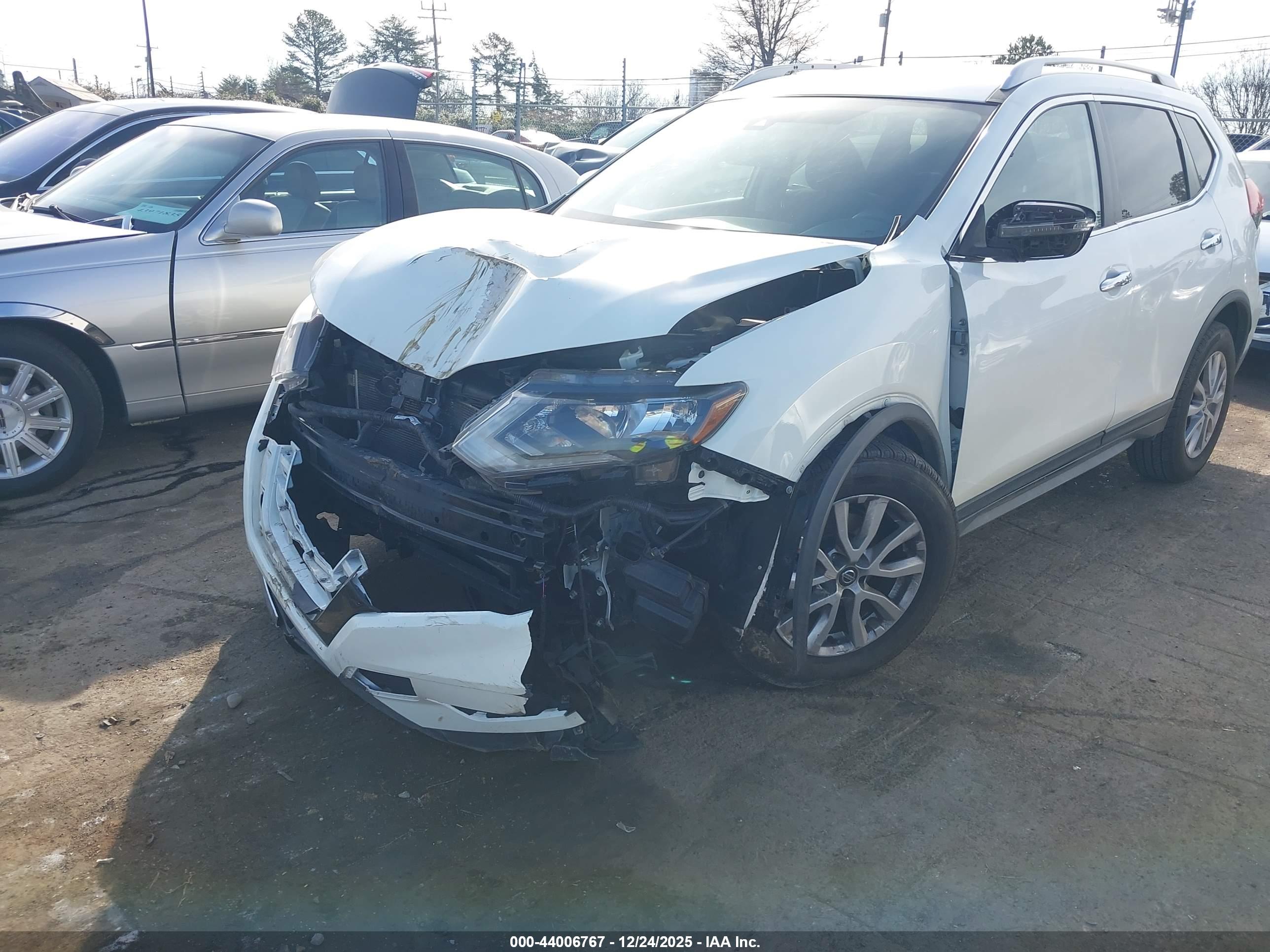 NISSAN ROGUE image 6