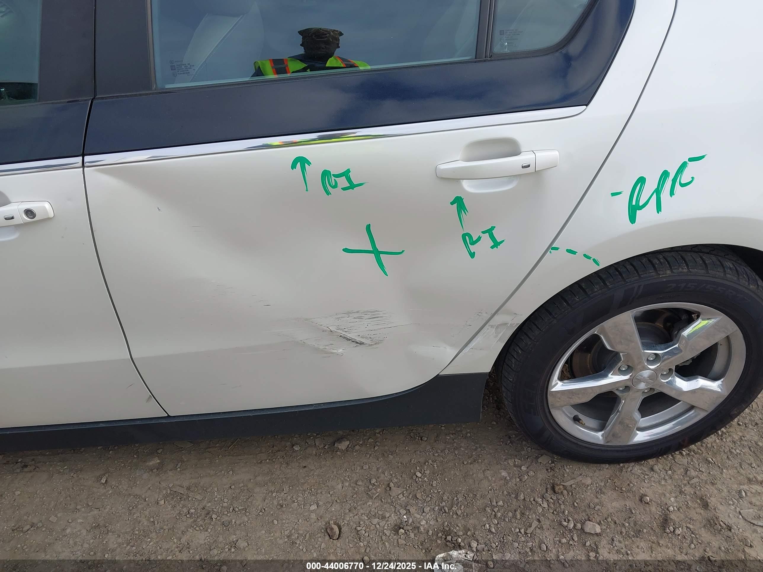 CHEVROLET VOLT image 6