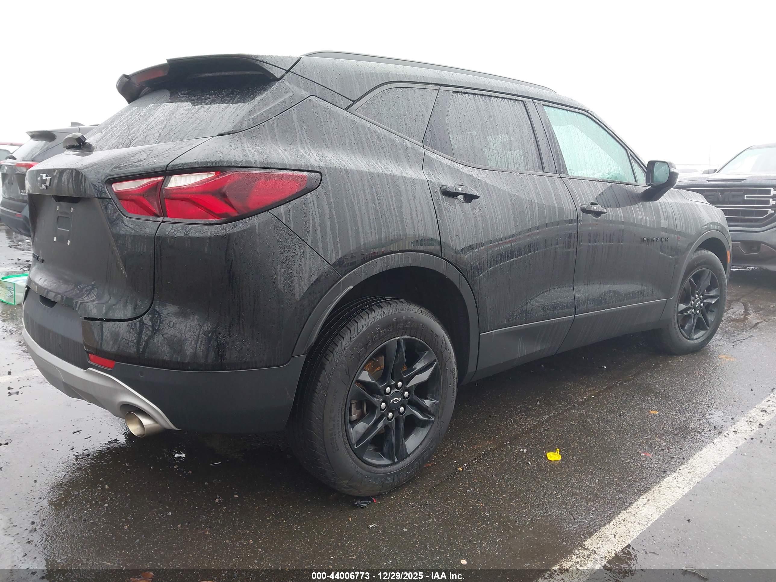 CHEVROLET BLAZER image 4