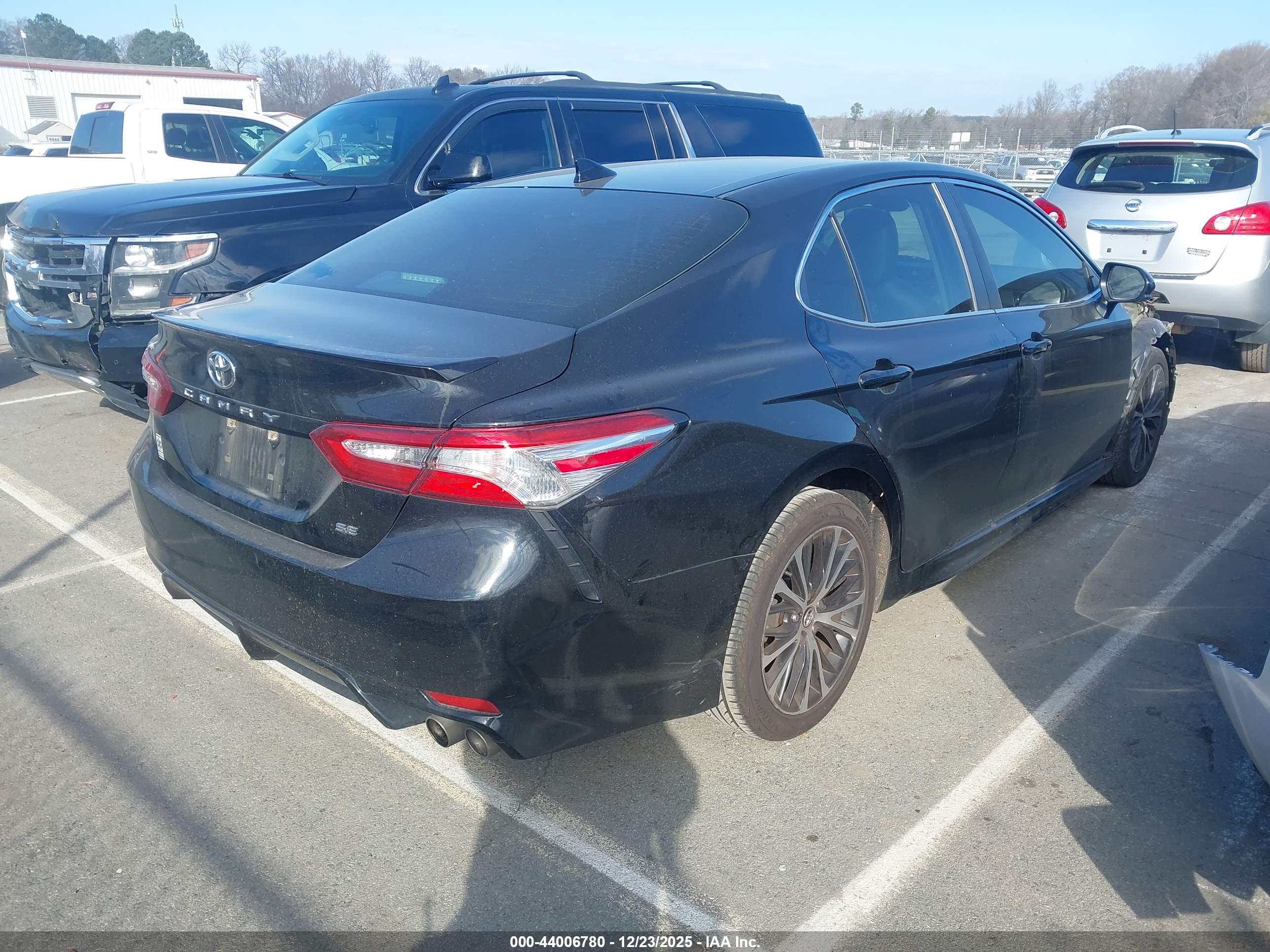 TOYOTA CAMRY image 4