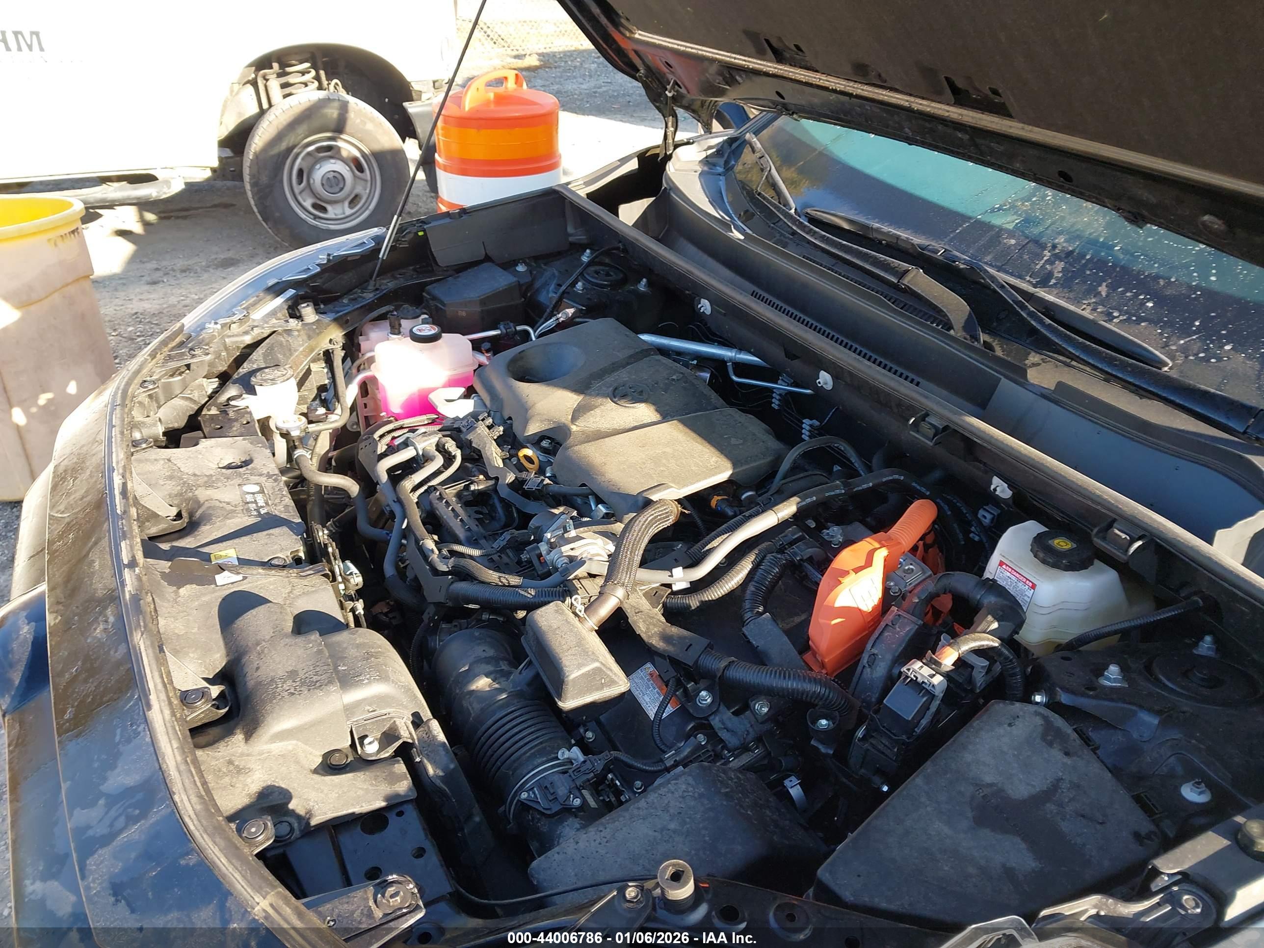 TOYOTA RAV4 image 10