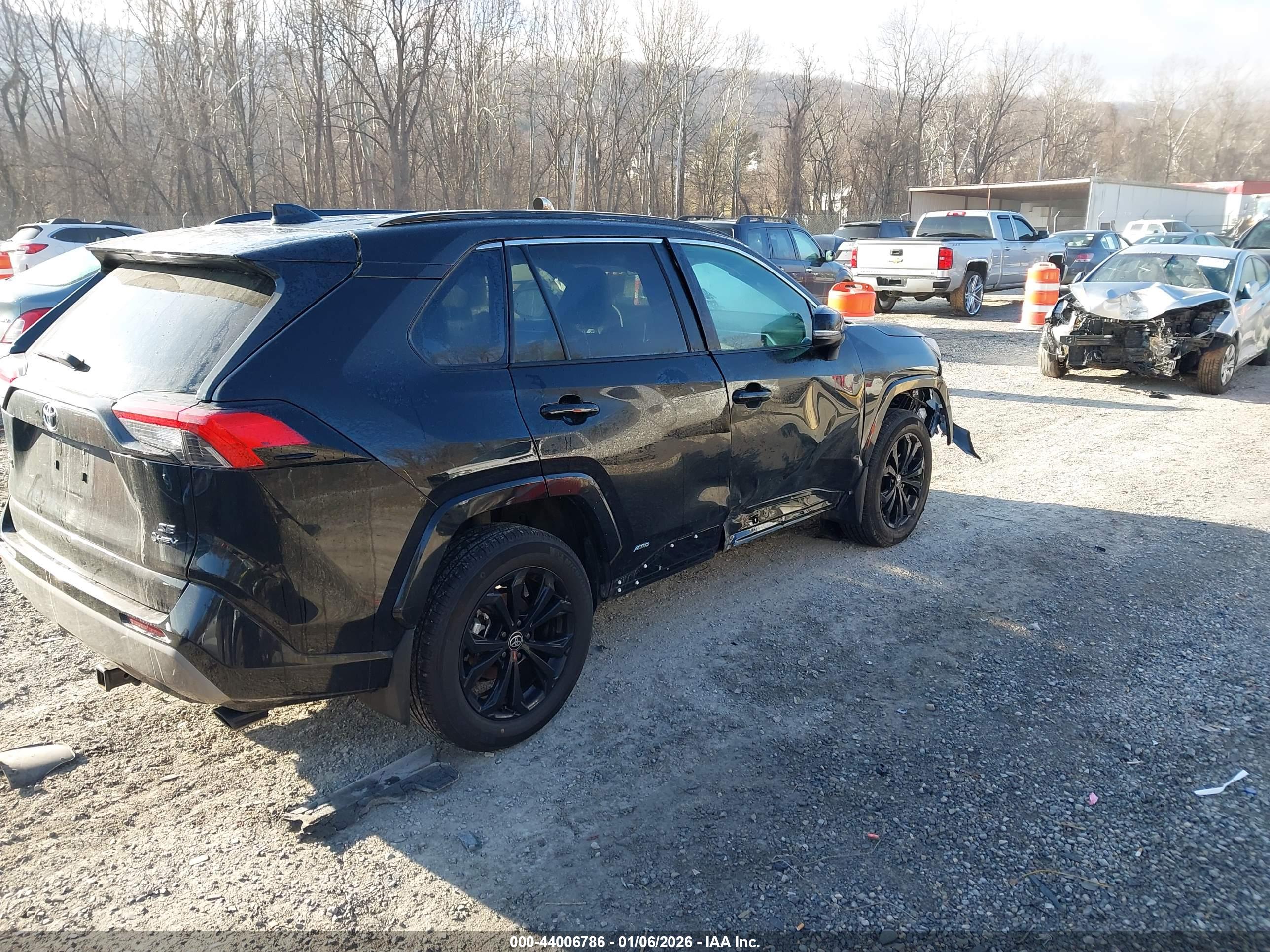 TOYOTA RAV4 image 4