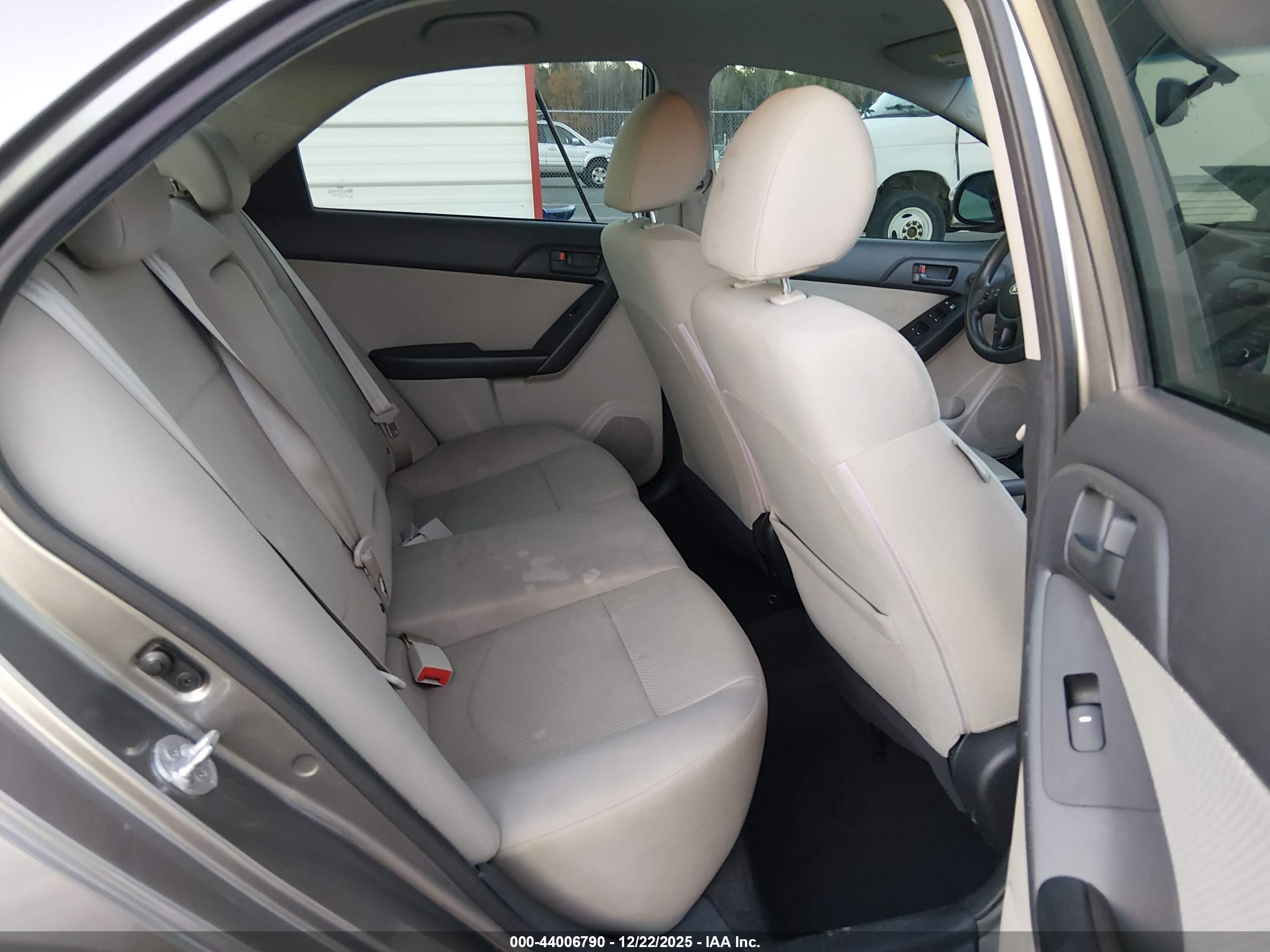 KIA FORTE image 8
