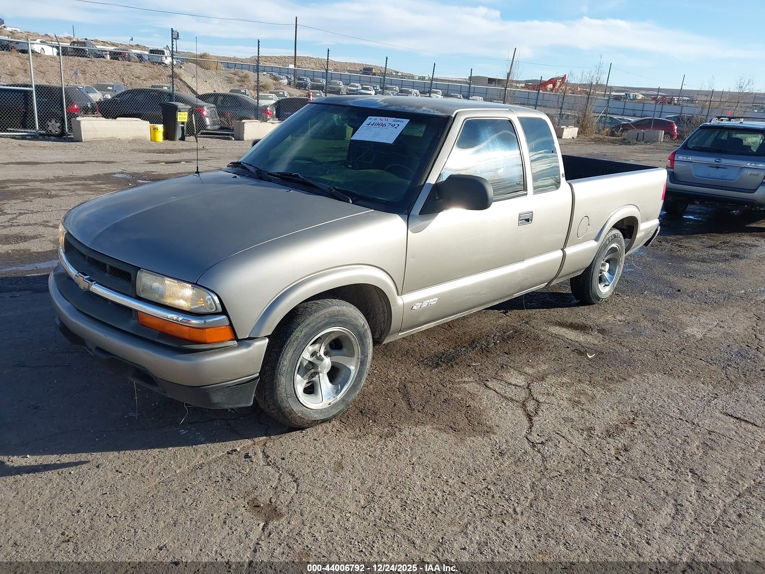 CHEVROLET S-10 image 2