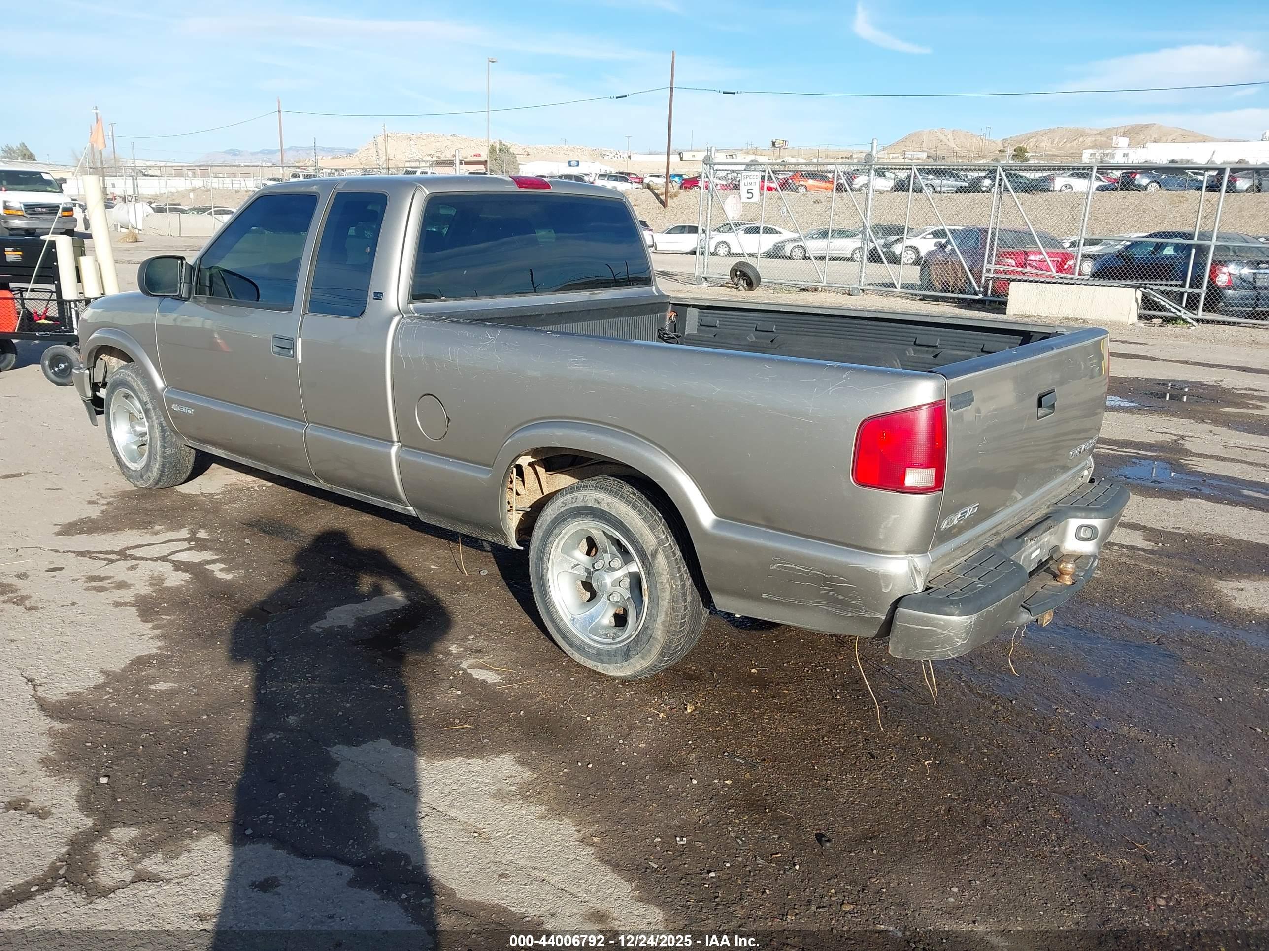 CHEVROLET S-10 image 3