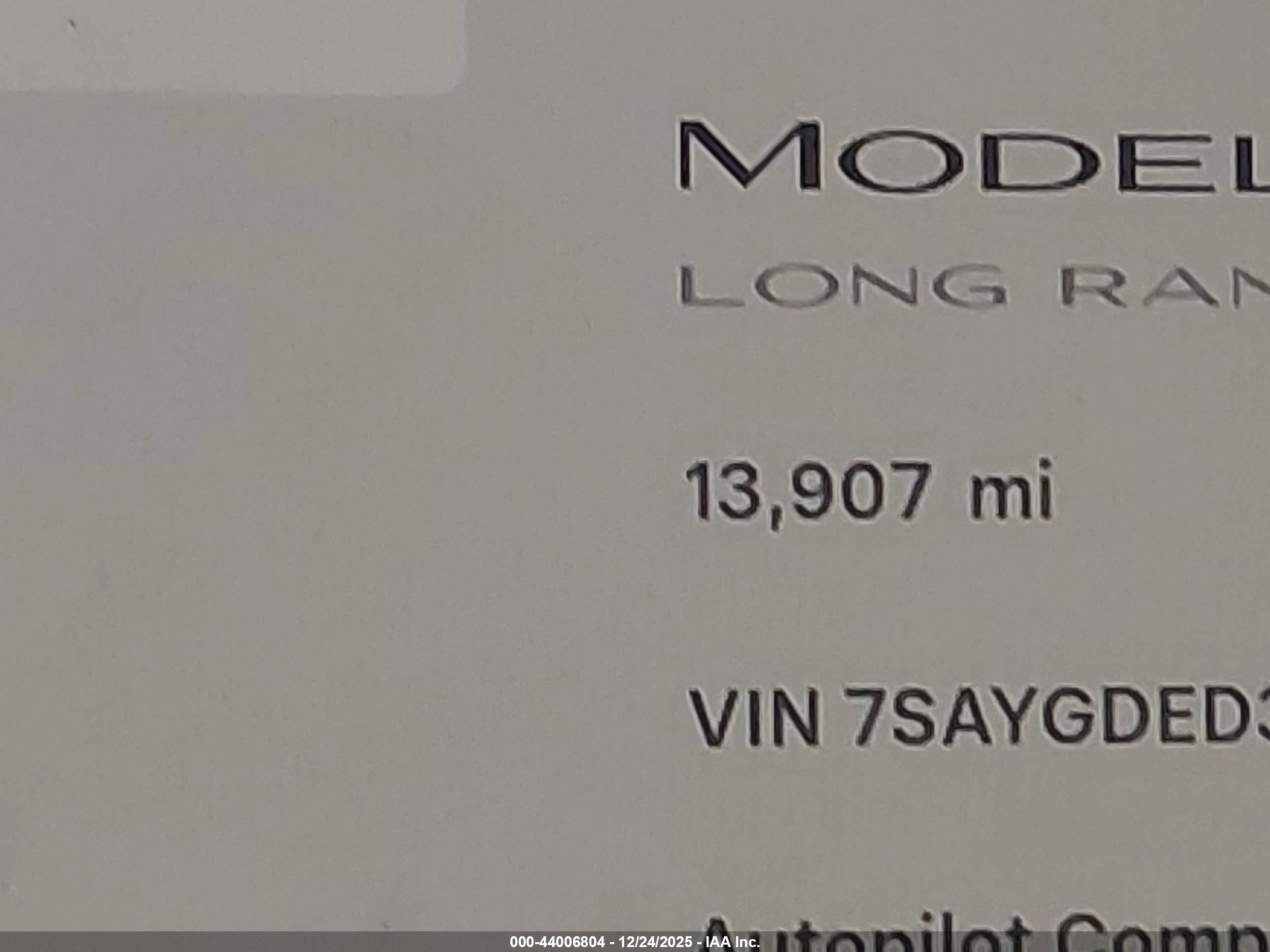TESLA MODEL image 7