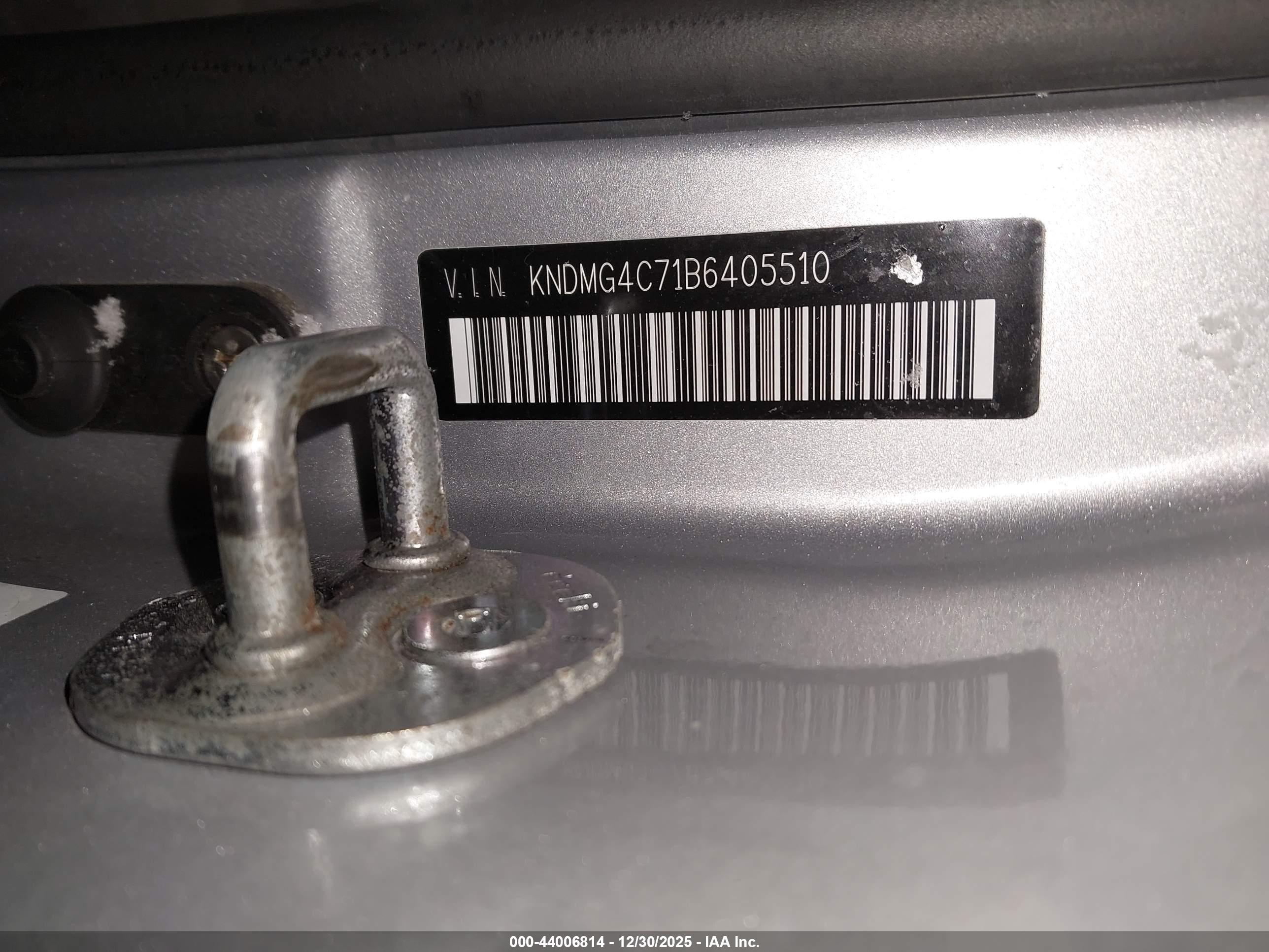 KIA SEDONA image 9