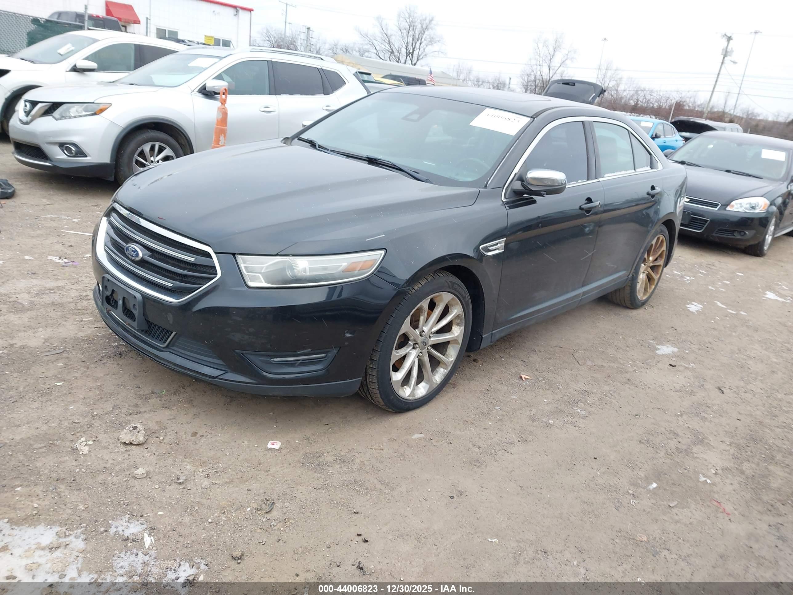 FORD TAURUS image 2