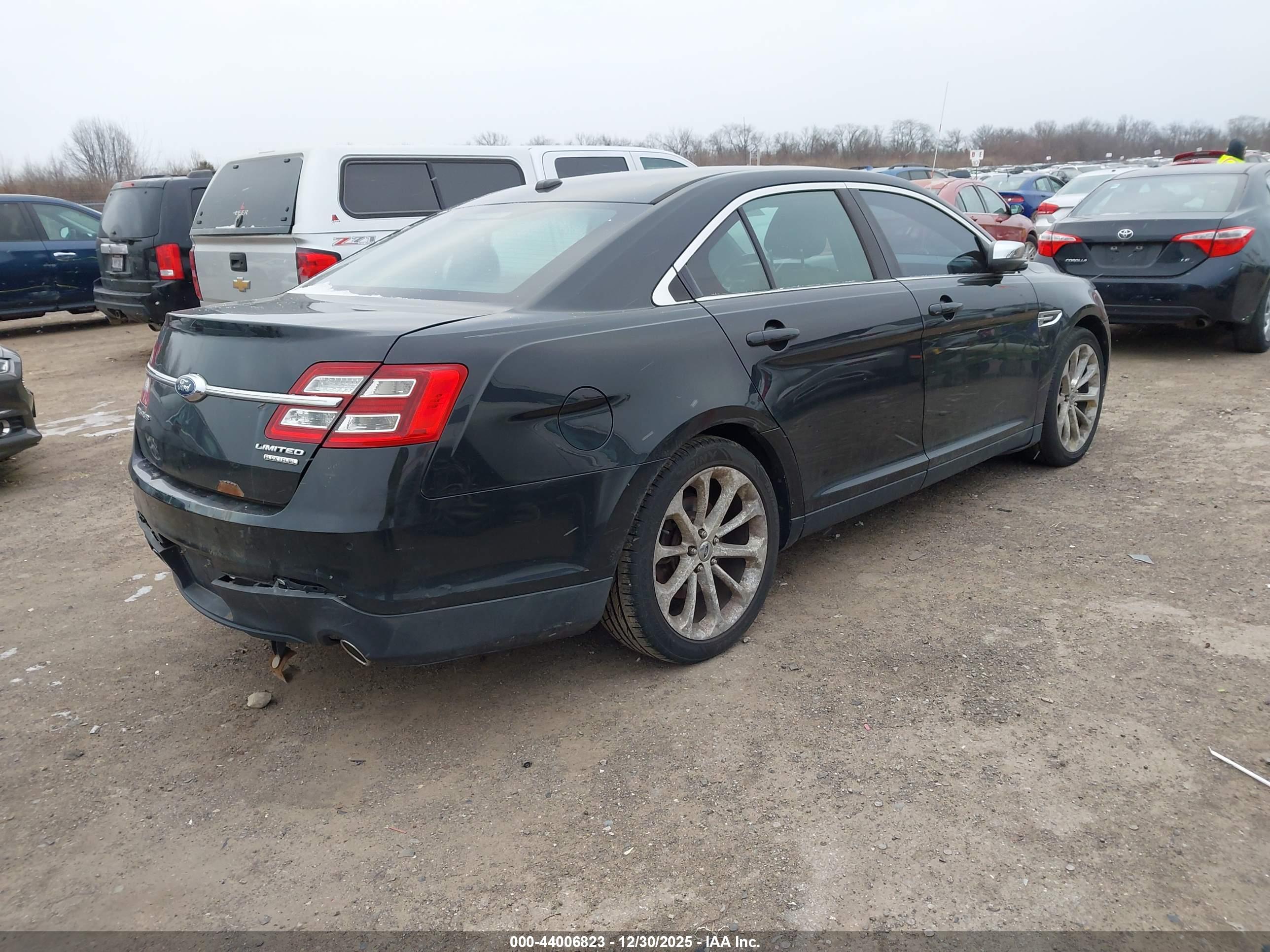 FORD TAURUS image 4