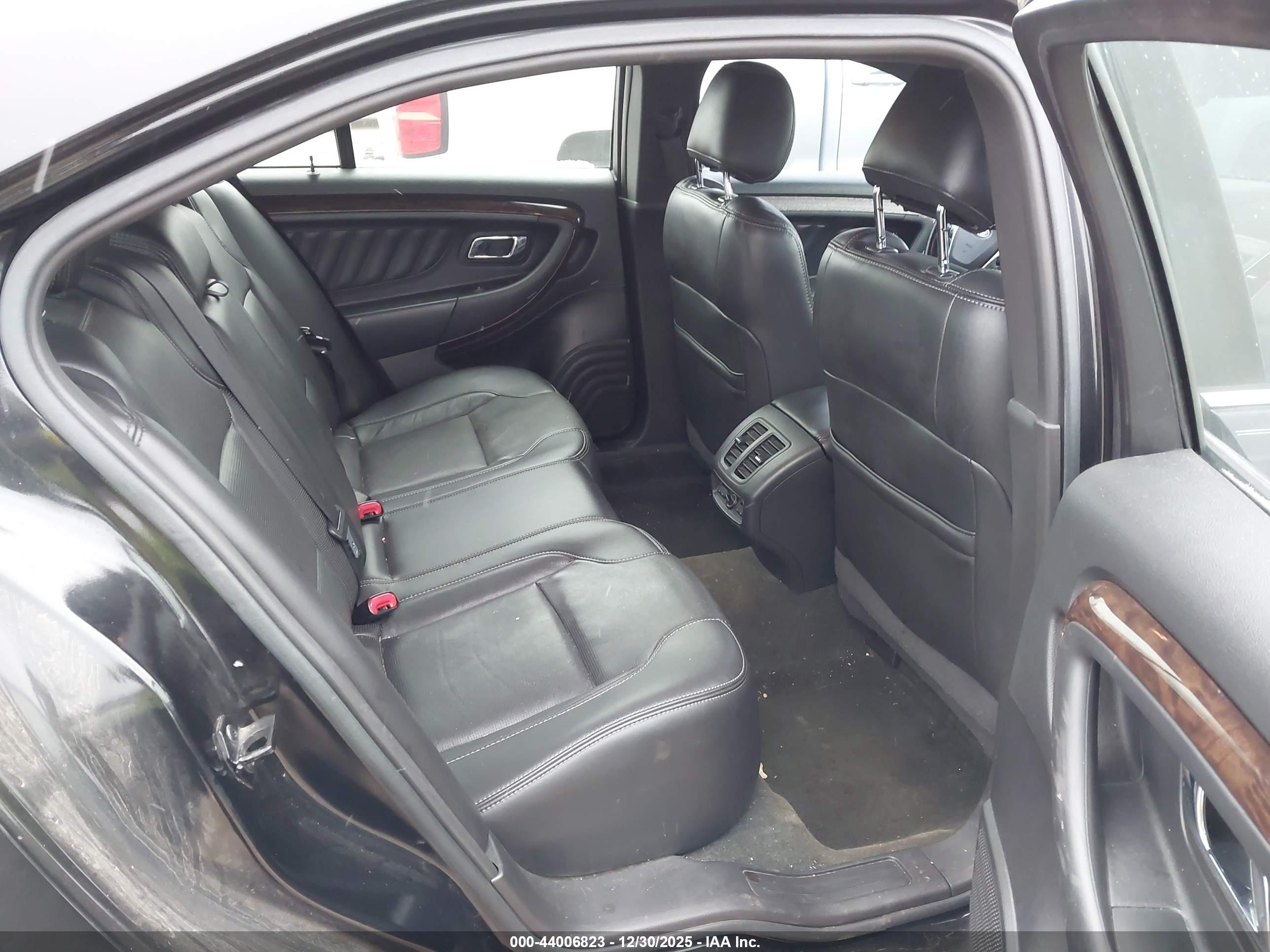 FORD TAURUS image 8
