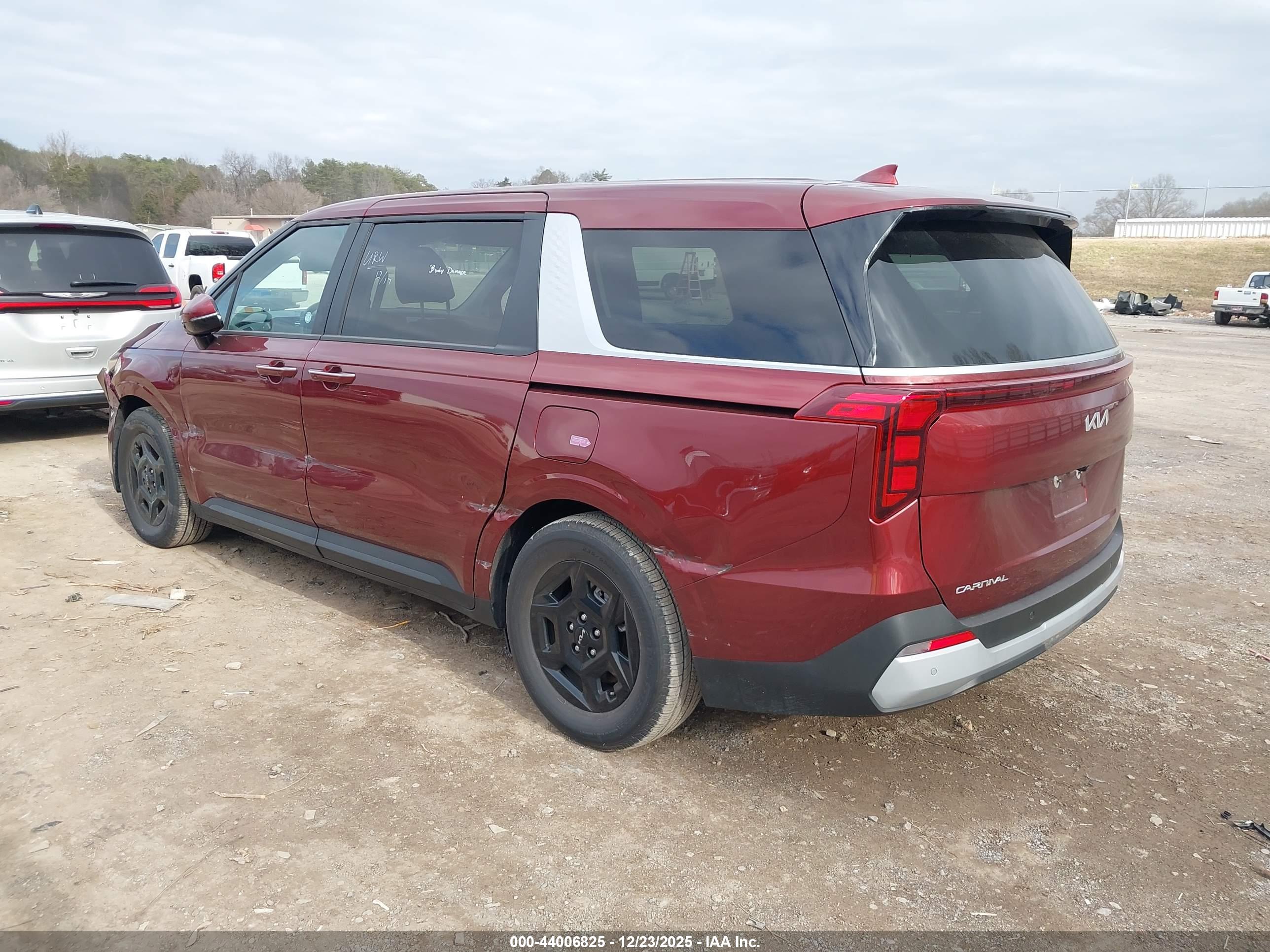 KIA CARNIVAL image 3