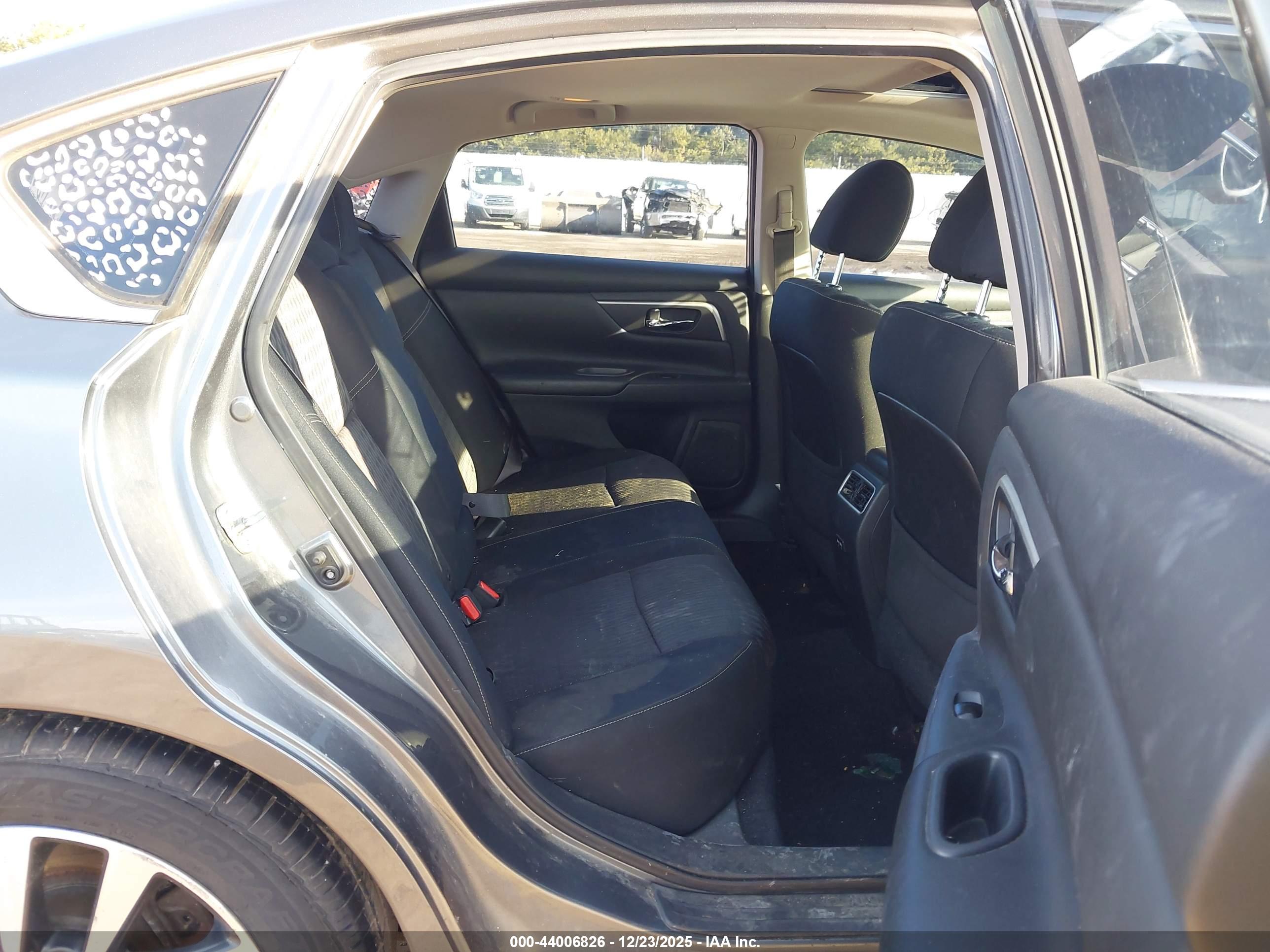 NISSAN ALTIMA image 8