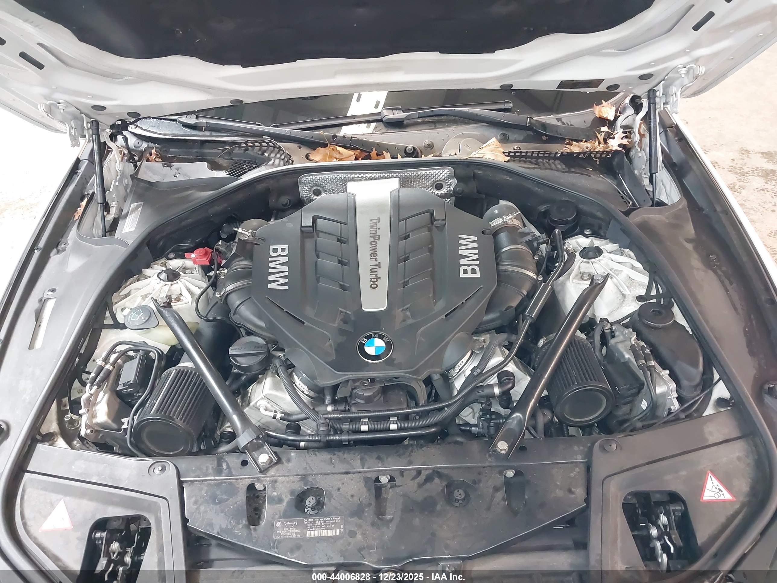 BMW 550I image 10