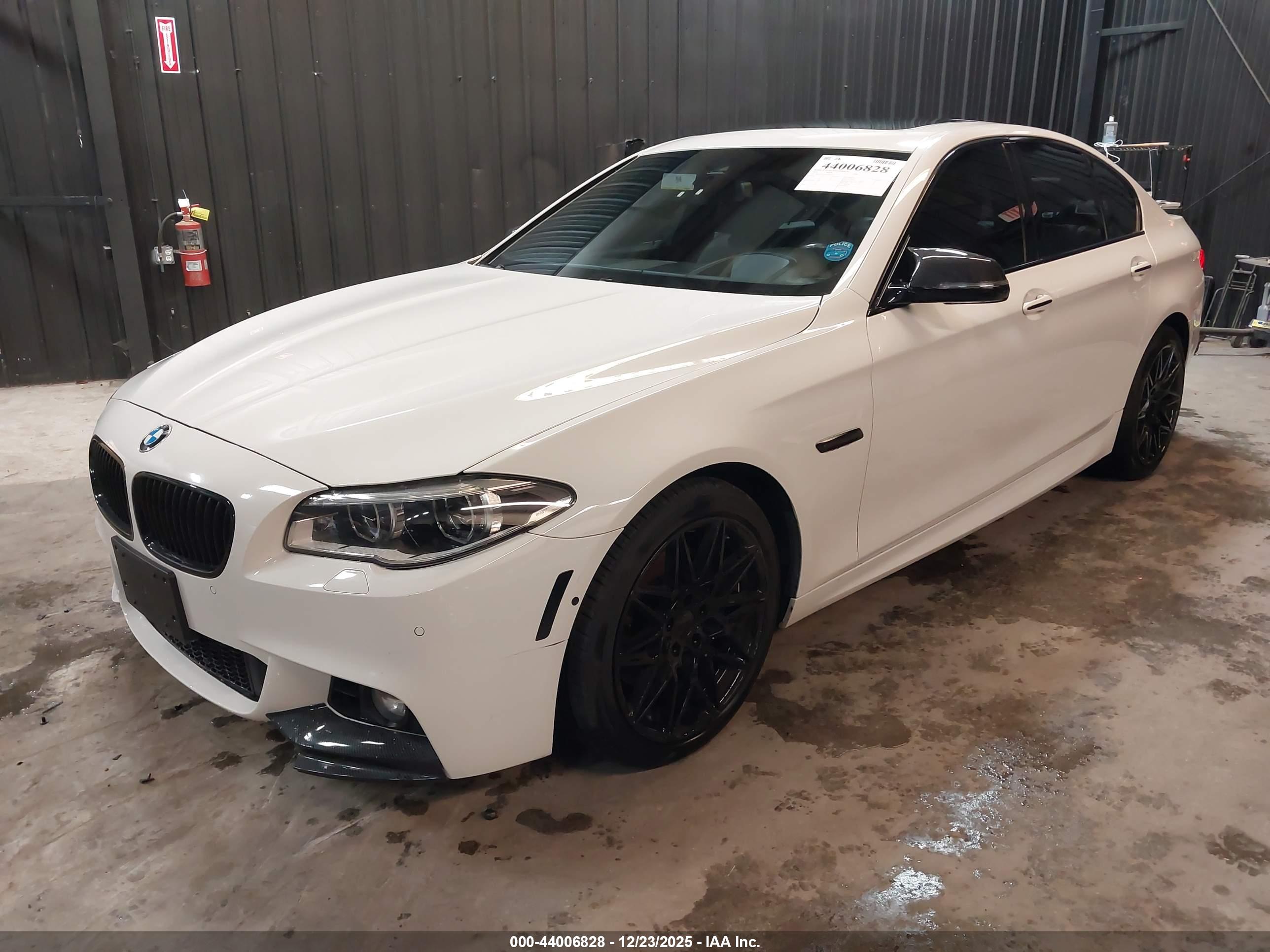 BMW 550I image 2
