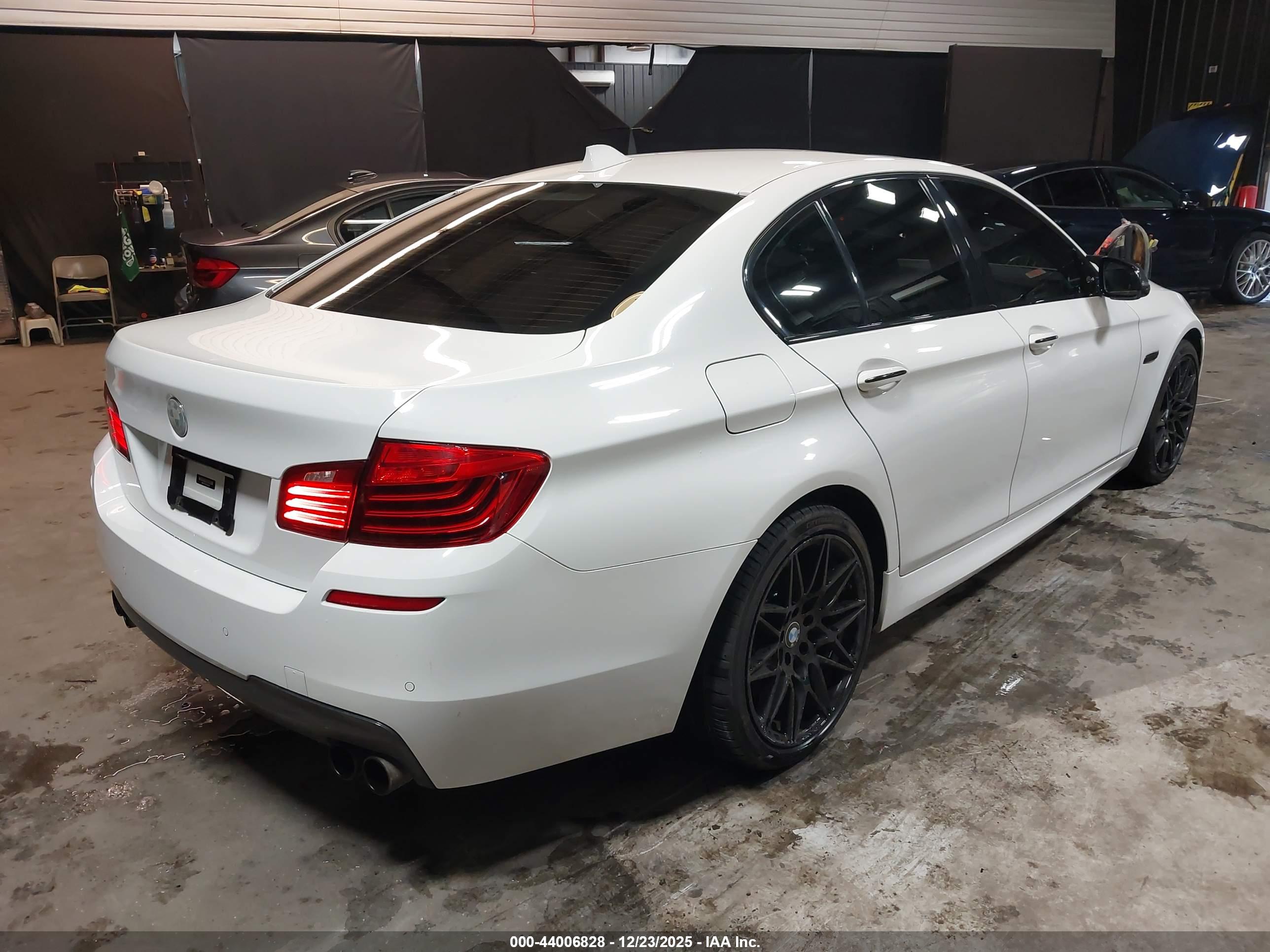BMW 550I image 4