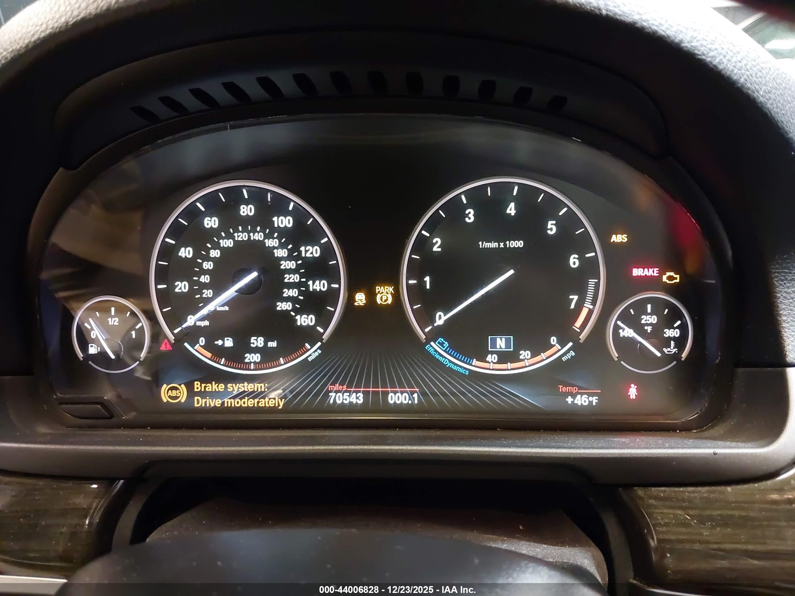 BMW 550I image 7