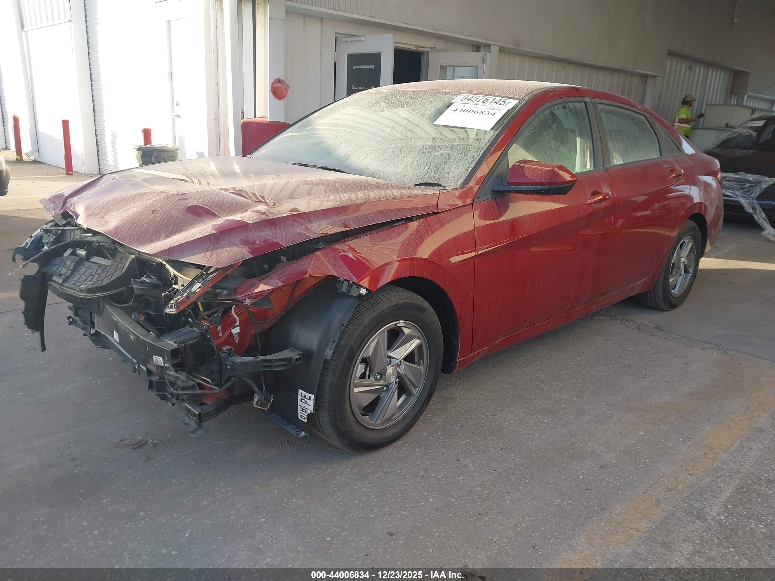 HYUNDAI ELANTRA image 2
