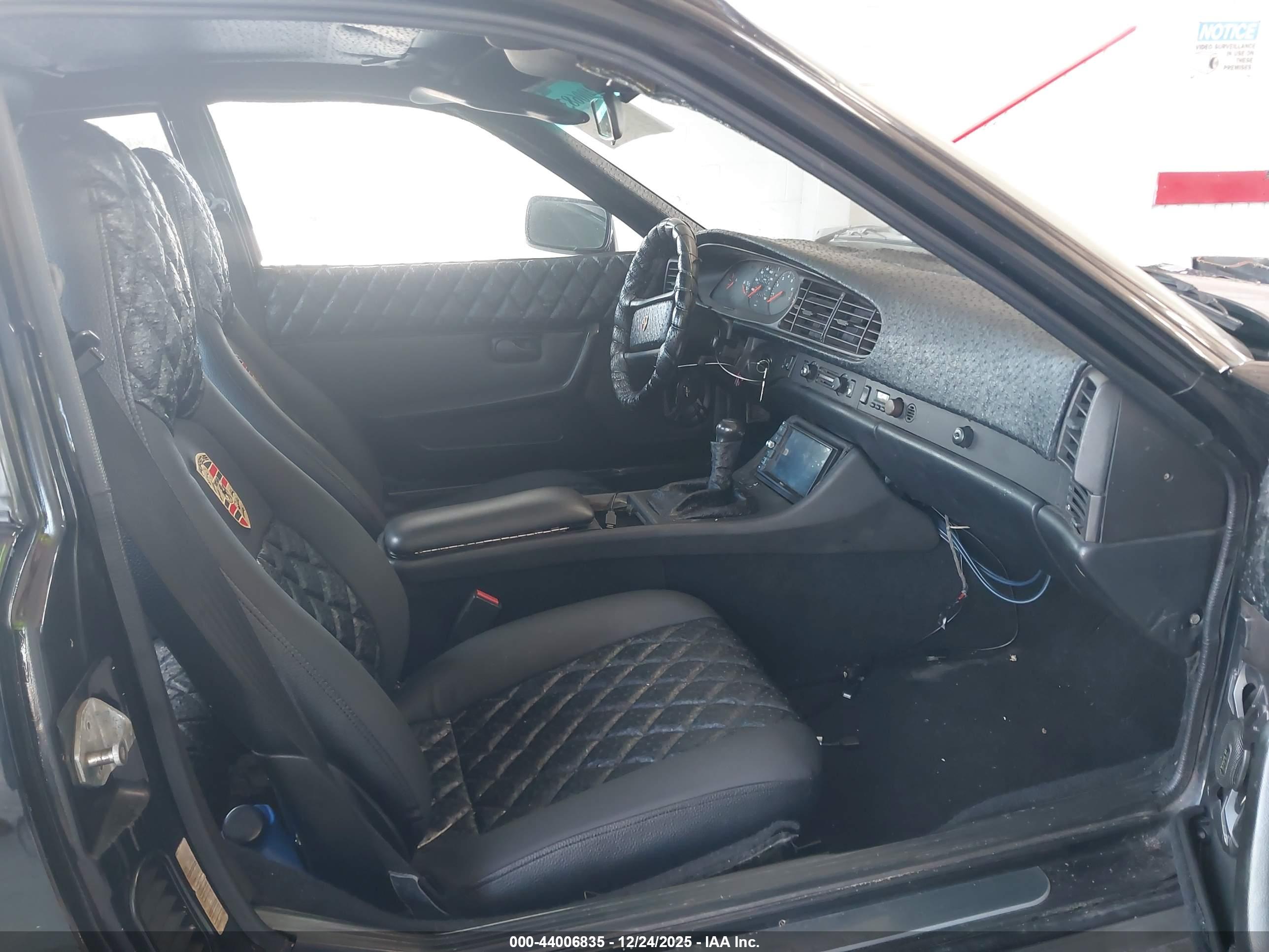 PORSCHE 944 image 5