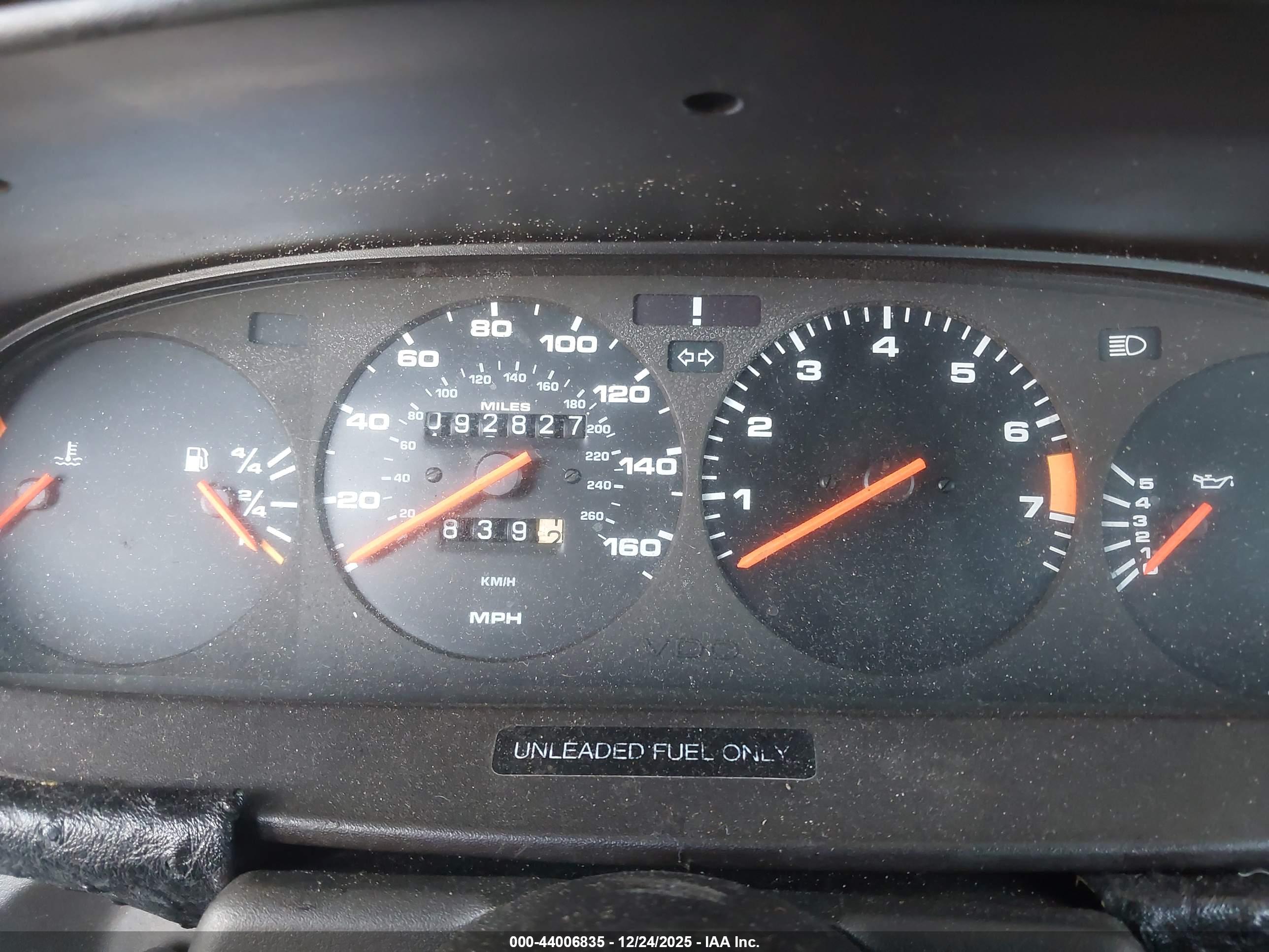 PORSCHE 944 image 7