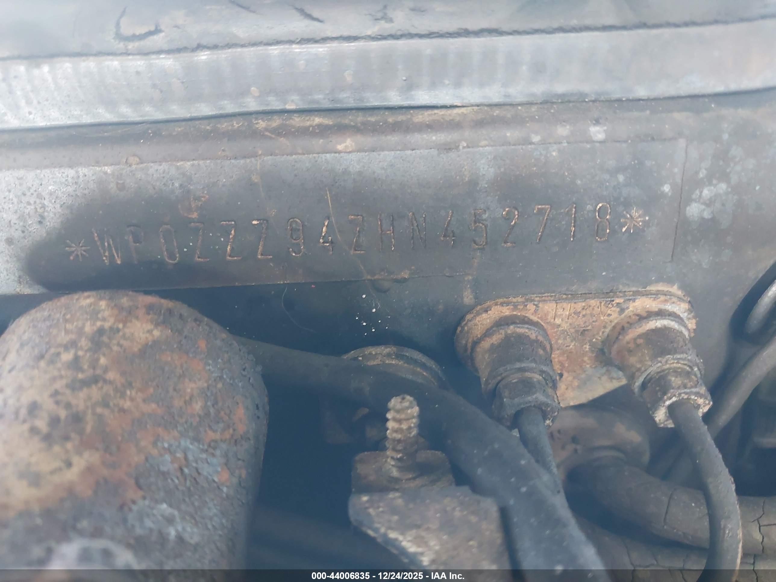 PORSCHE 944 image 9