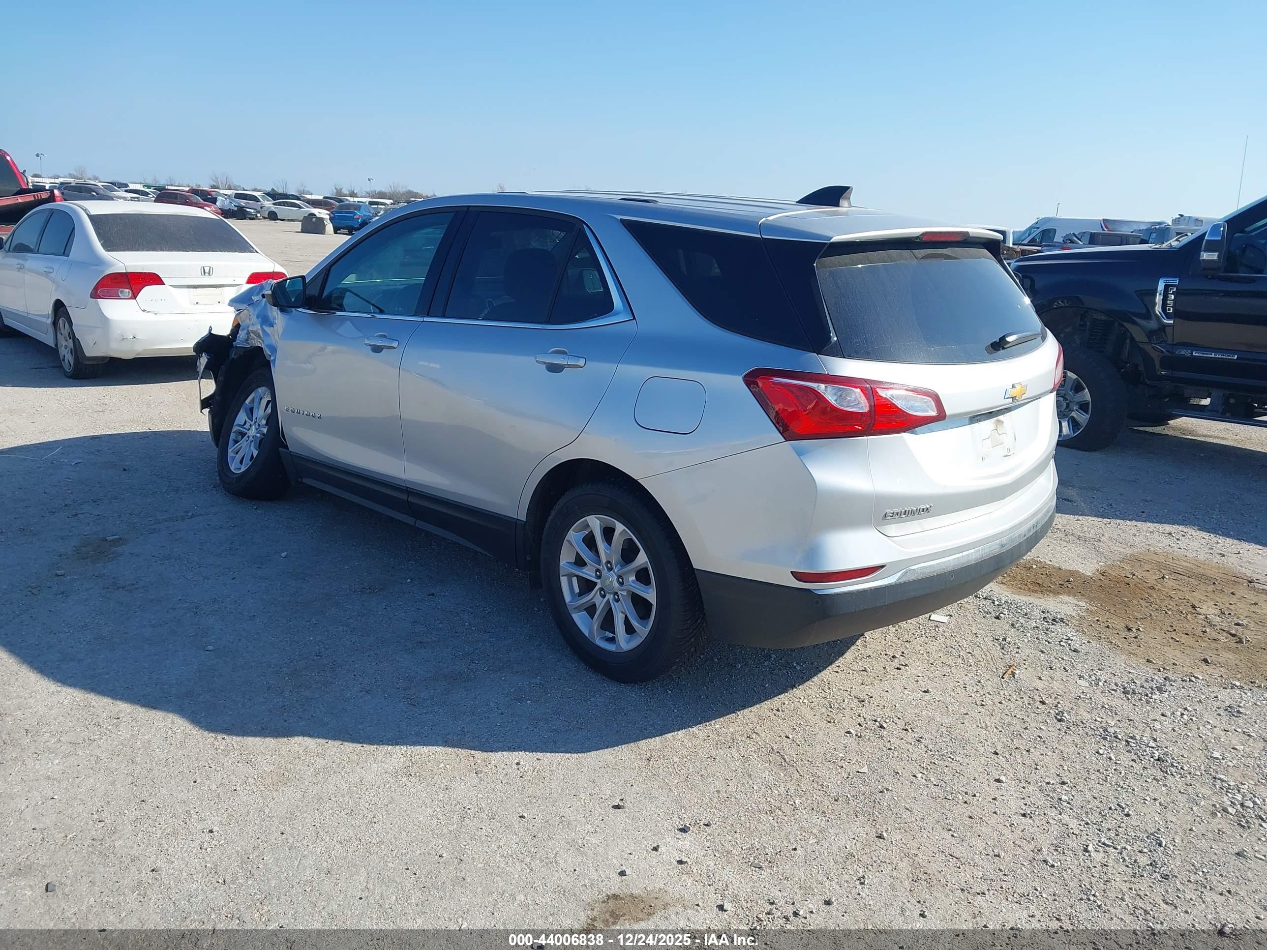 CHEVROLET EQUINOX image 3