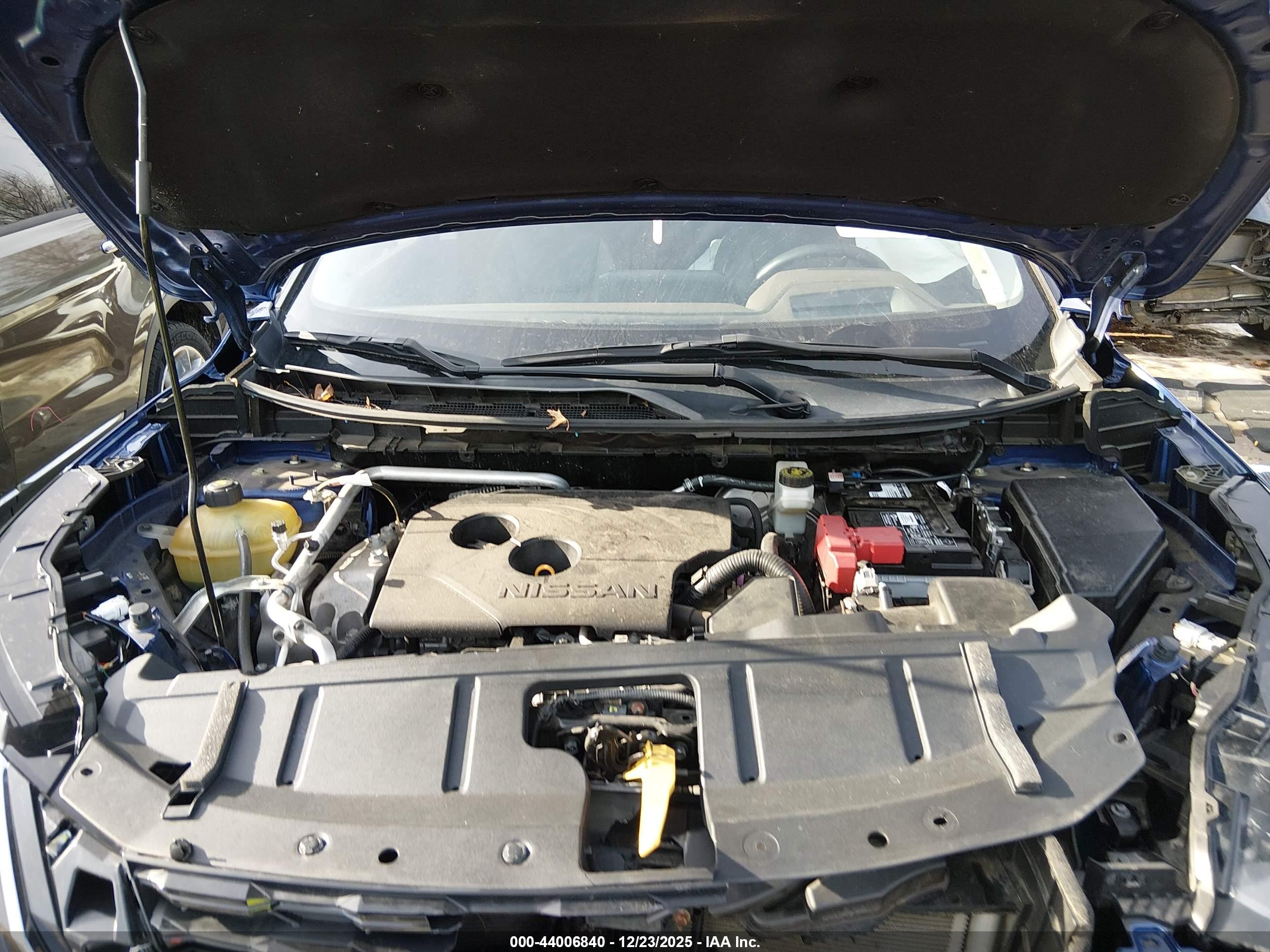 NISSAN ROGUE image 10