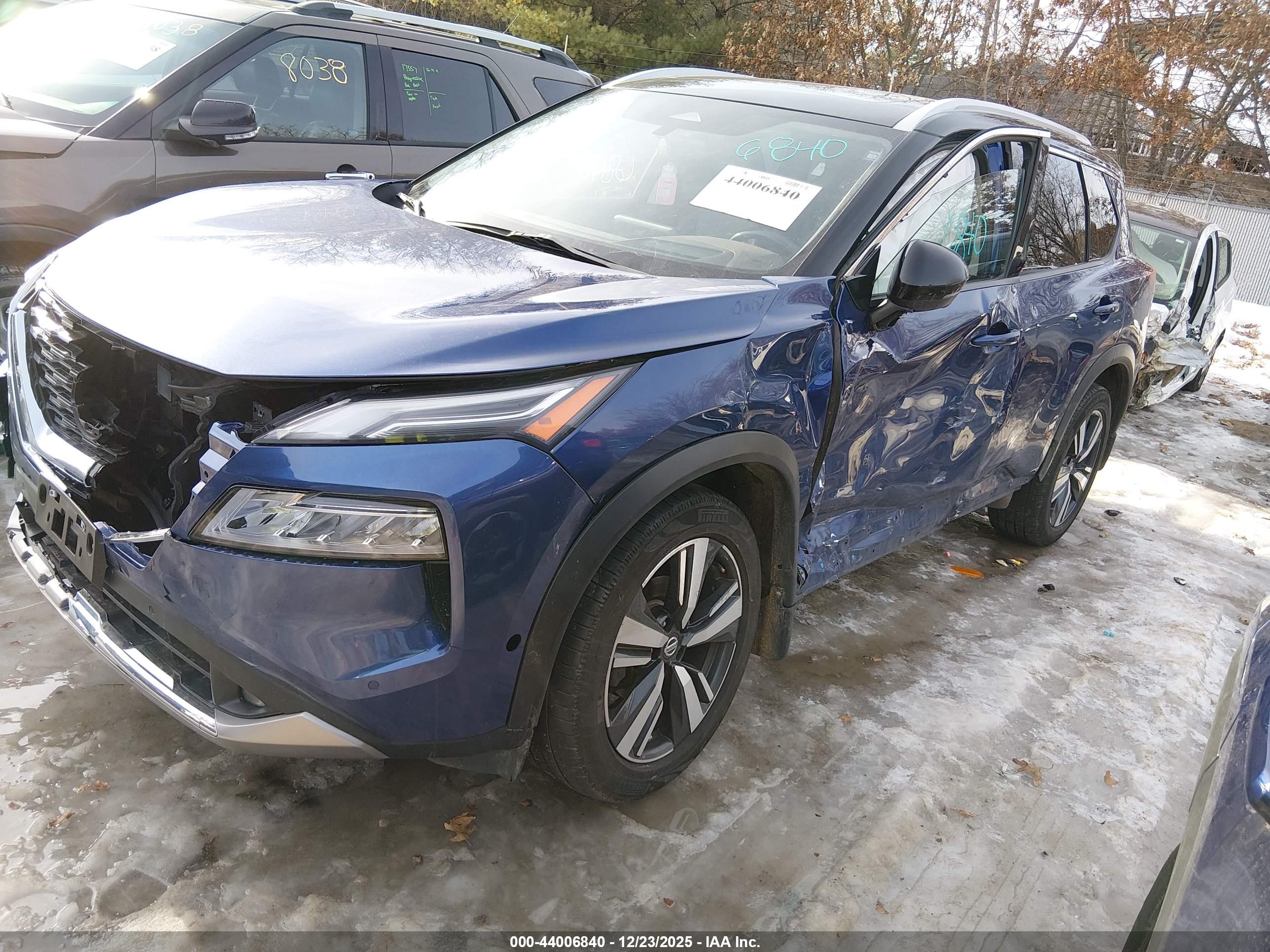 NISSAN ROGUE image 2