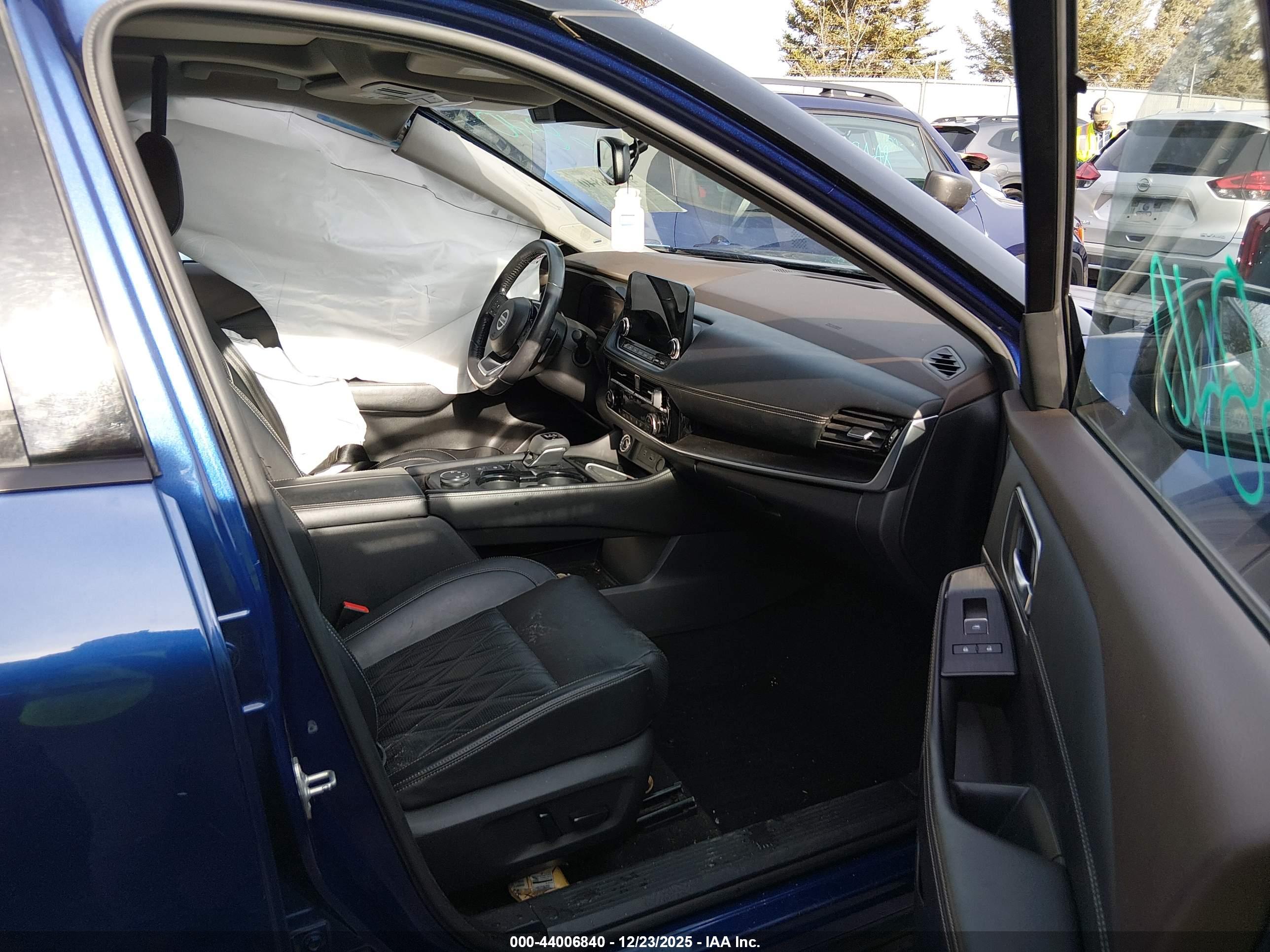 NISSAN ROGUE image 5
