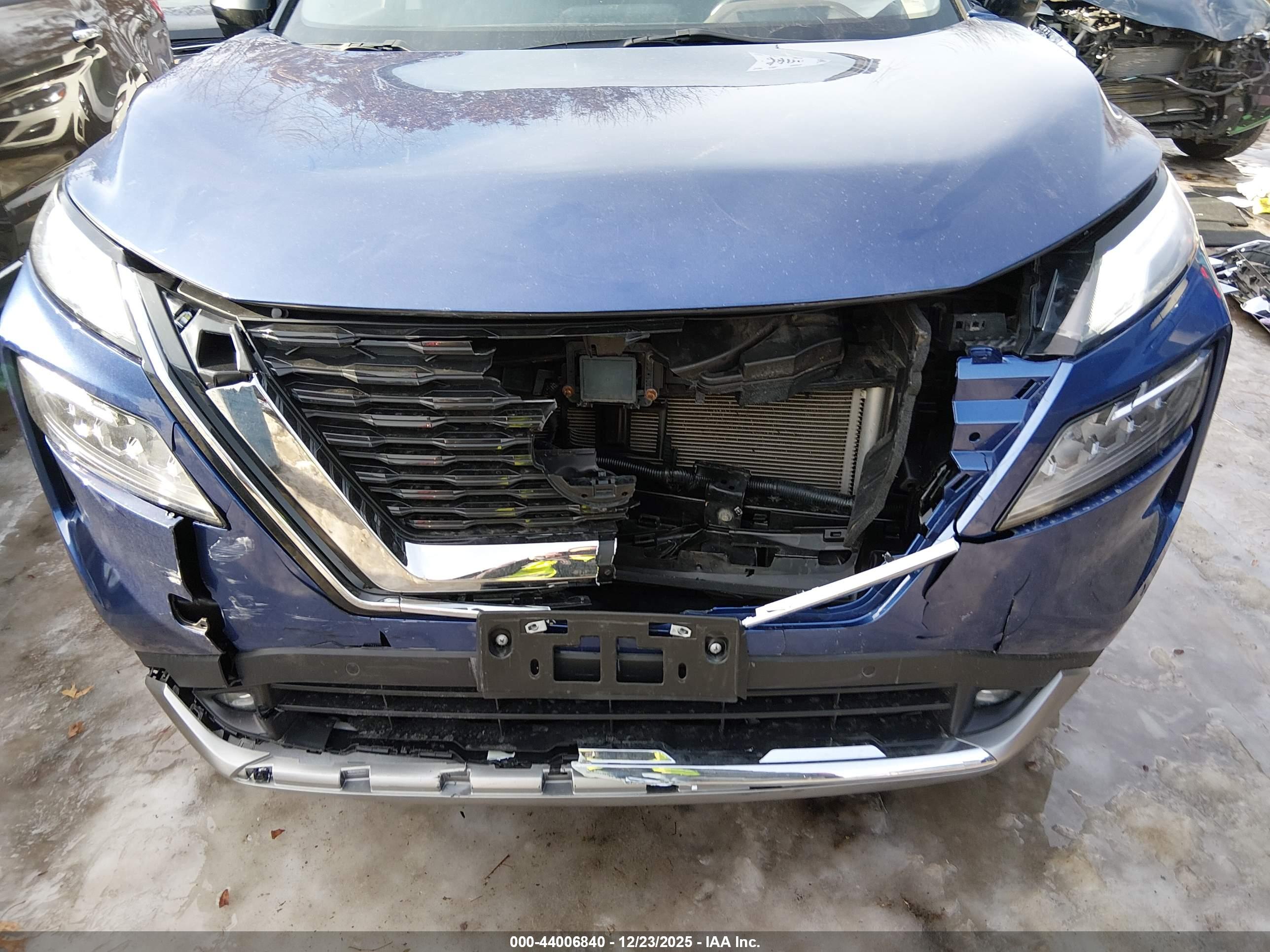 NISSAN ROGUE image 6