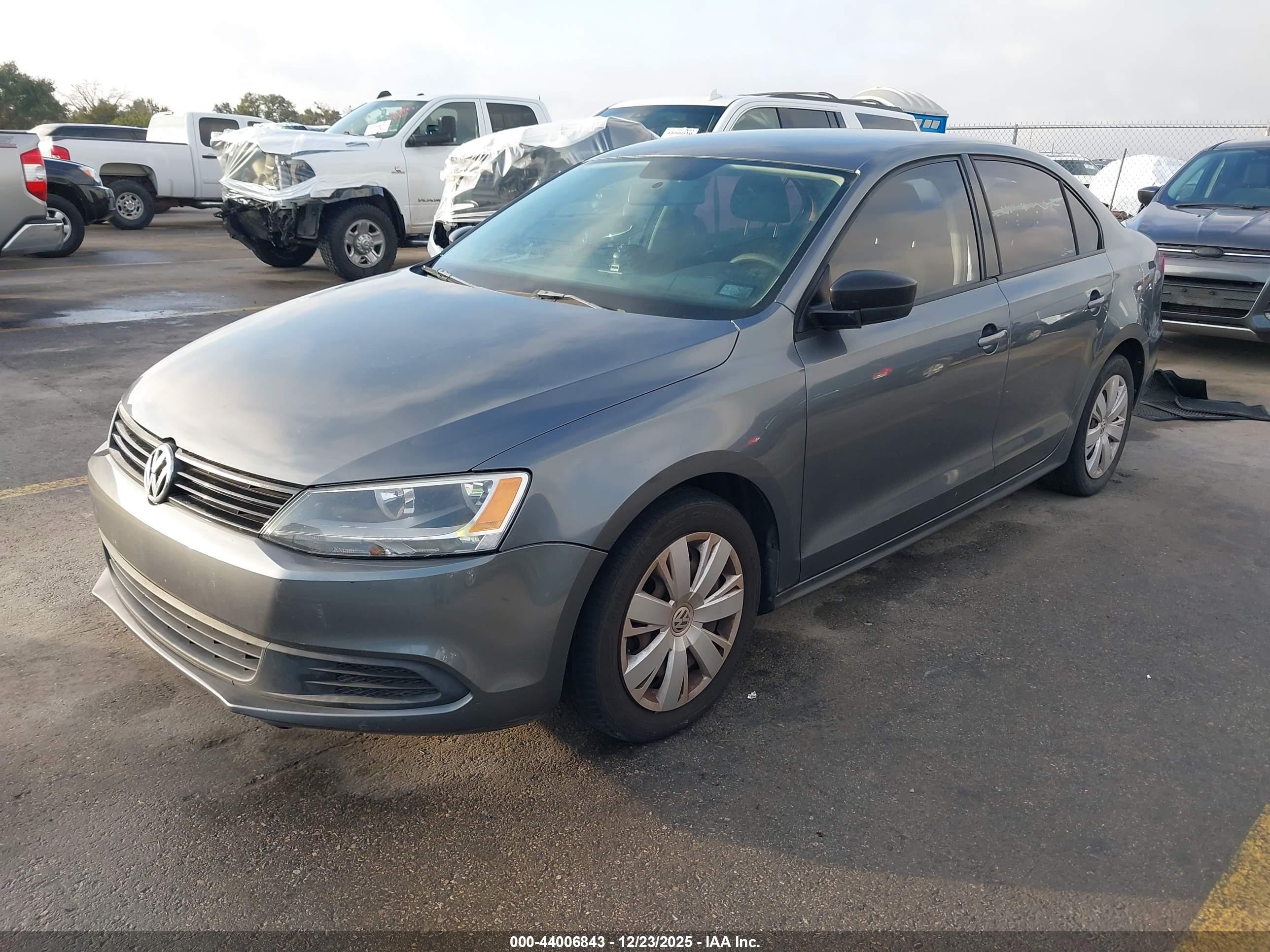 VOLKSWAGEN JETTA image 2