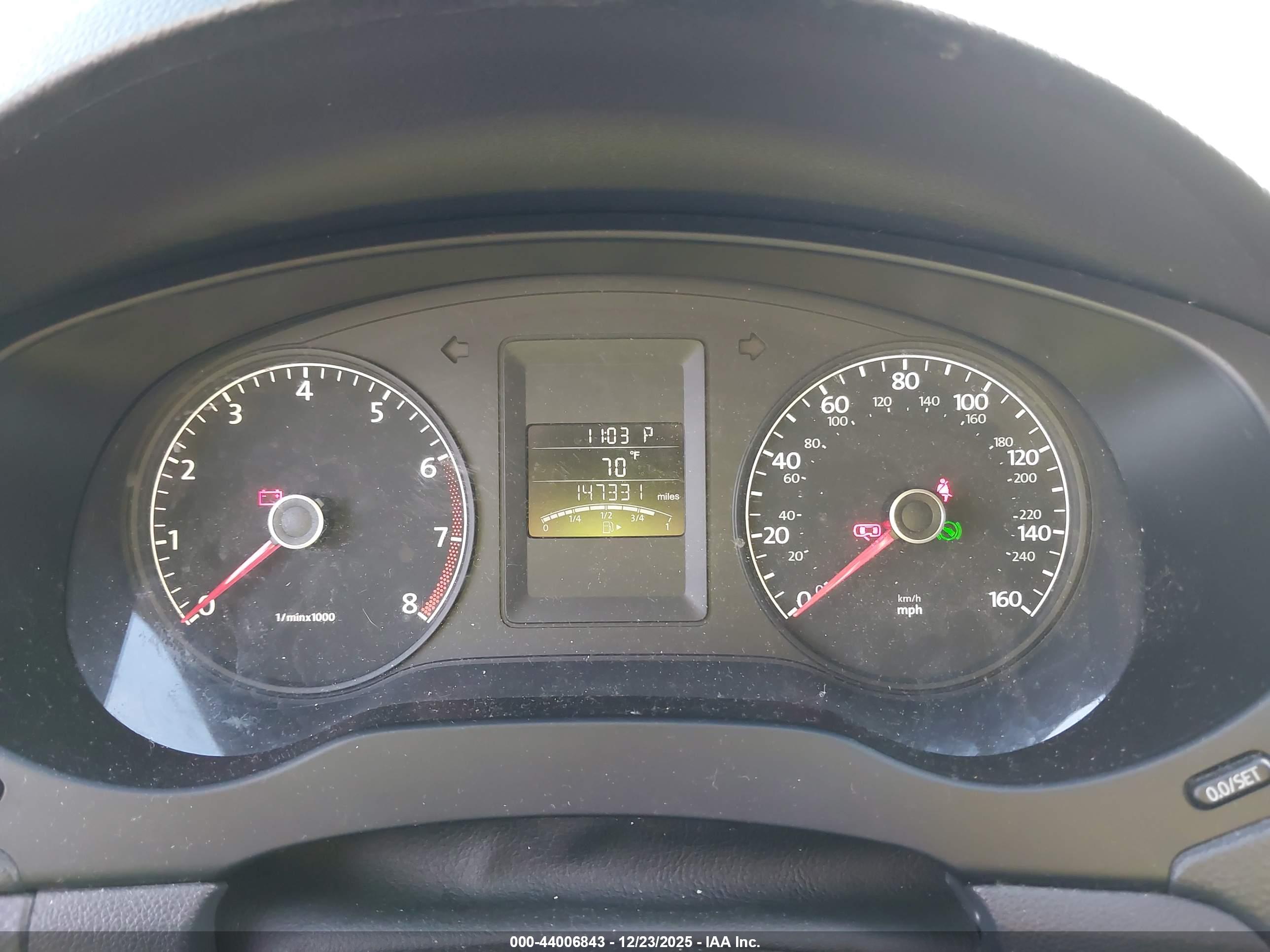 VOLKSWAGEN JETTA image 7