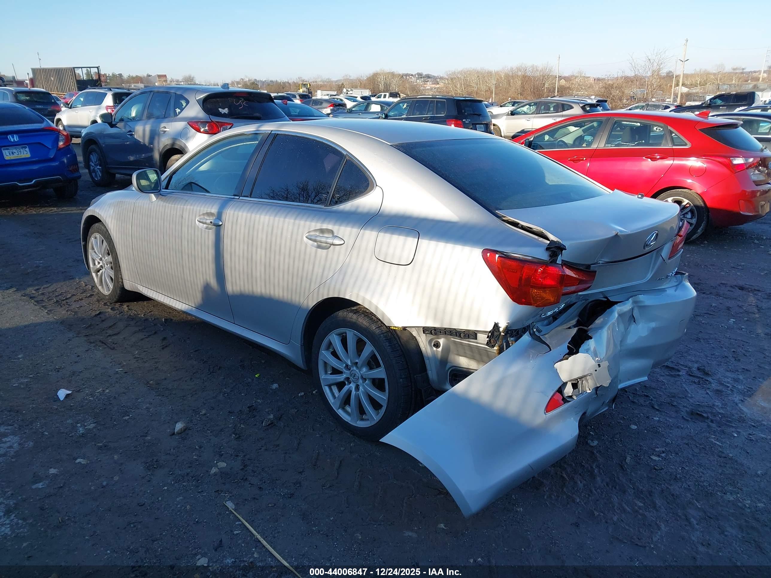 LEXUS IS image 3