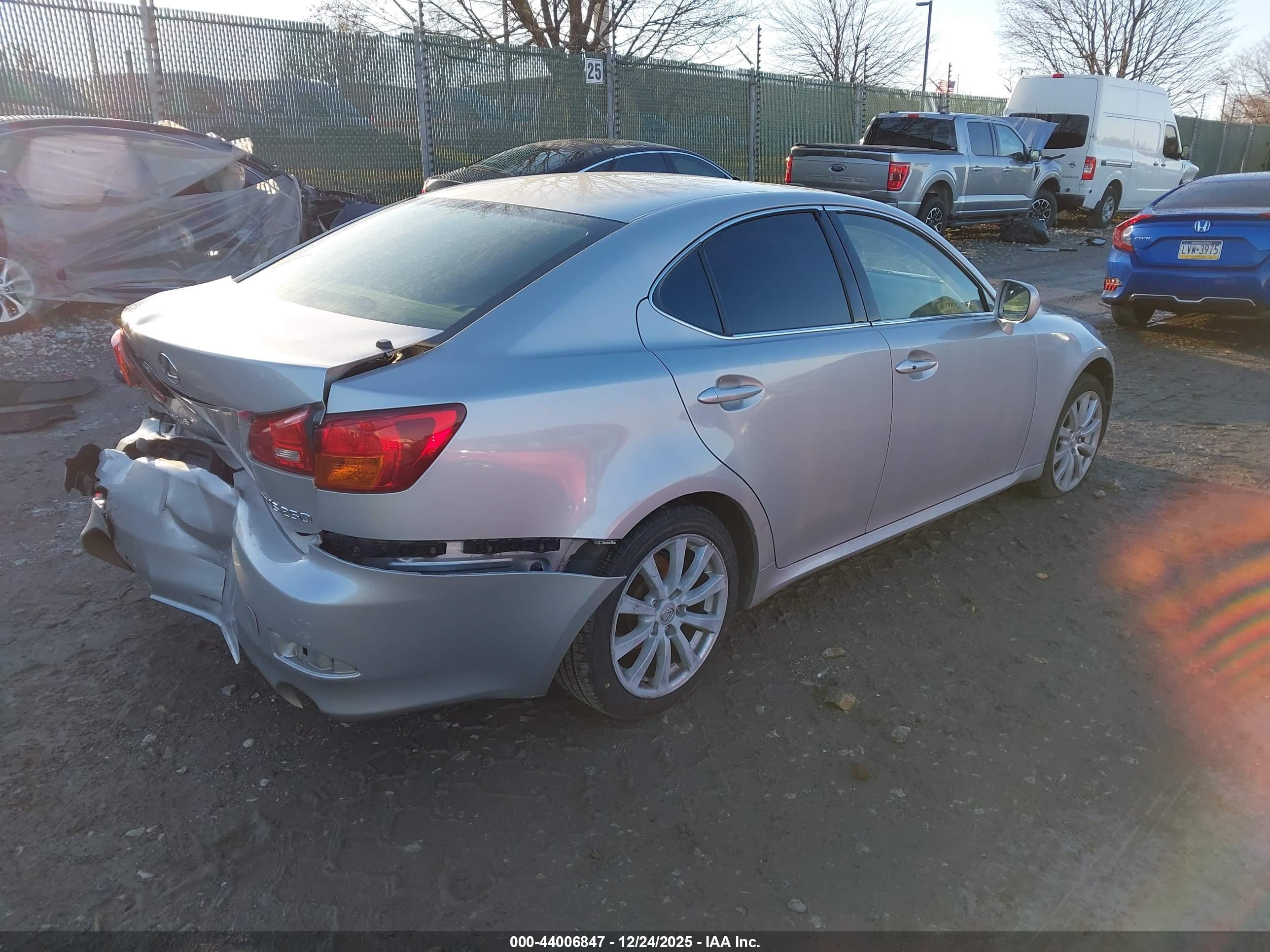 LEXUS IS image 4