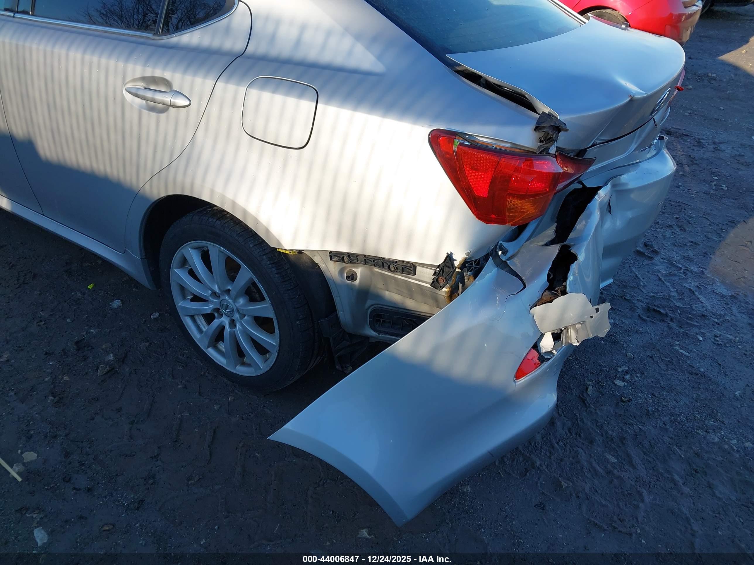LEXUS IS image 6