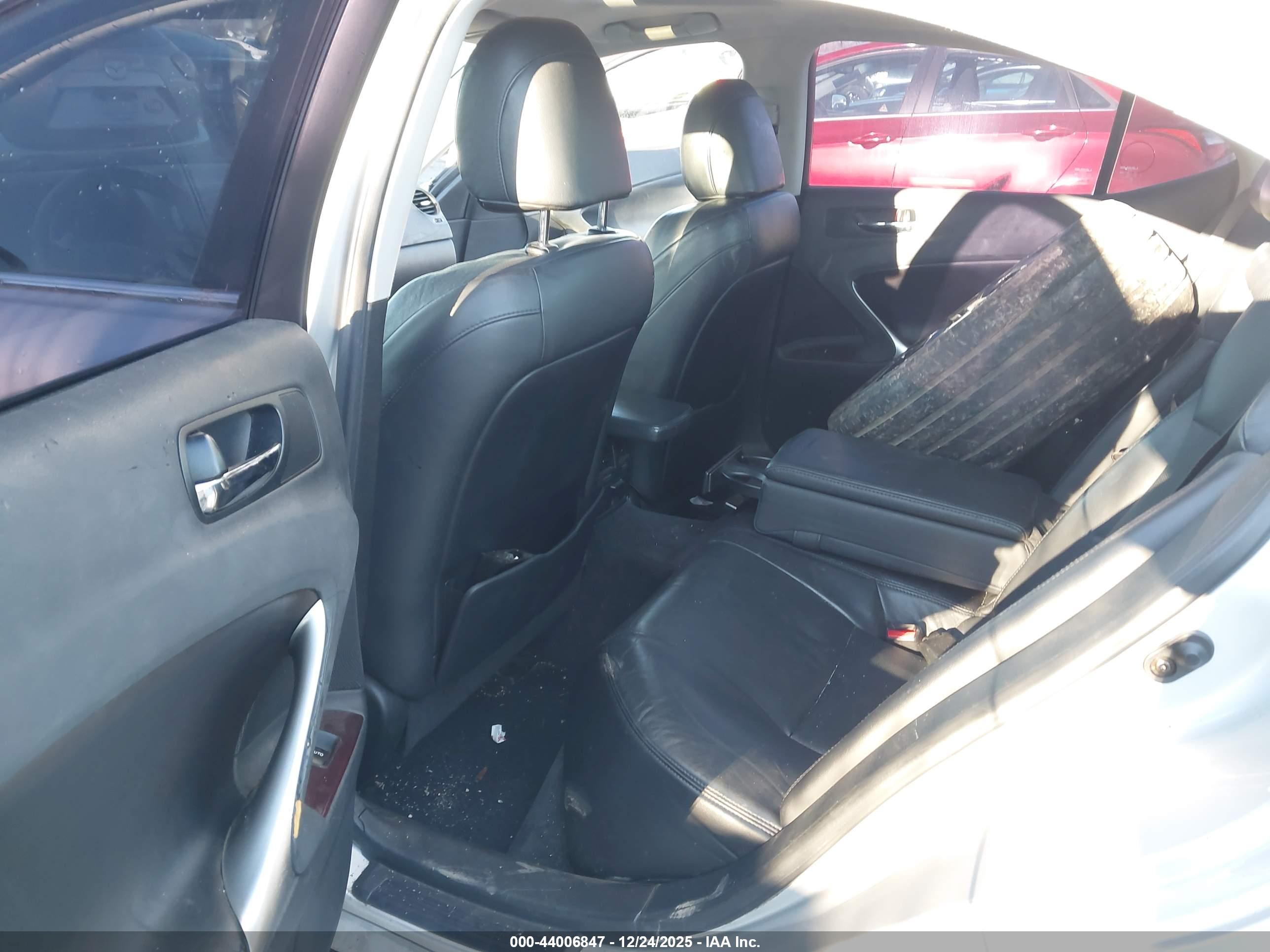 LEXUS IS image 8