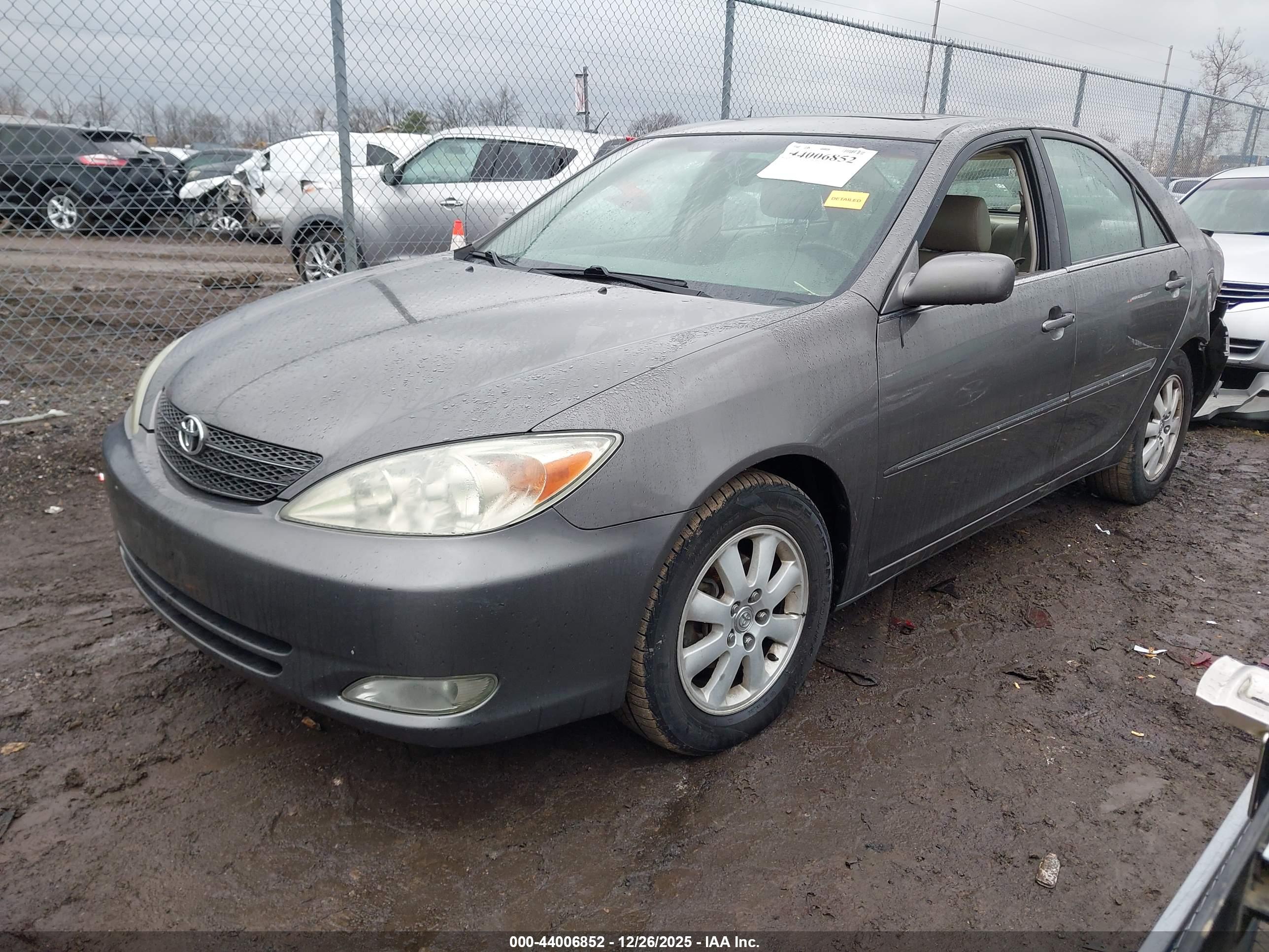 TOYOTA CAMRY image 2