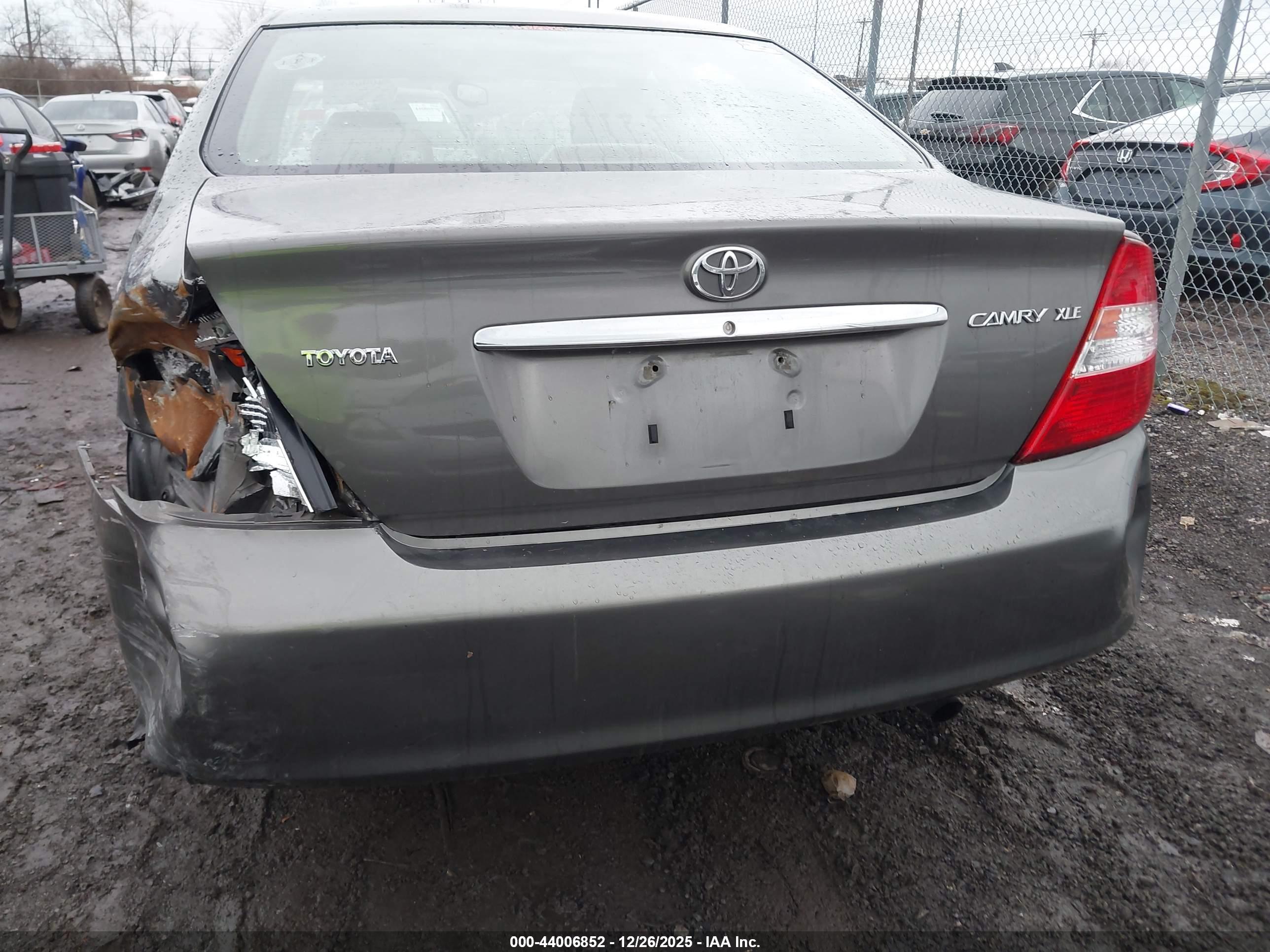 TOYOTA CAMRY image 6