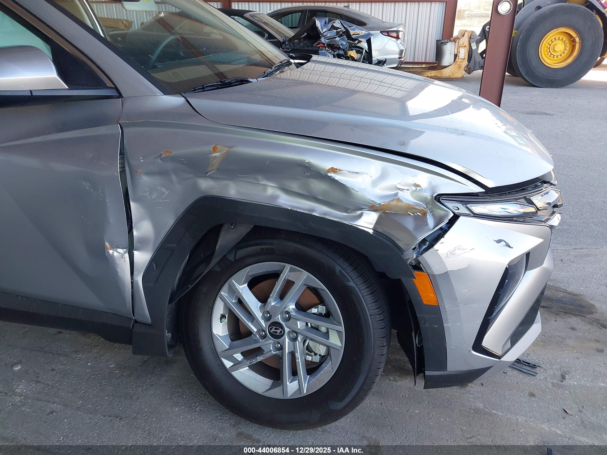 HYUNDAI TUCSON image 6