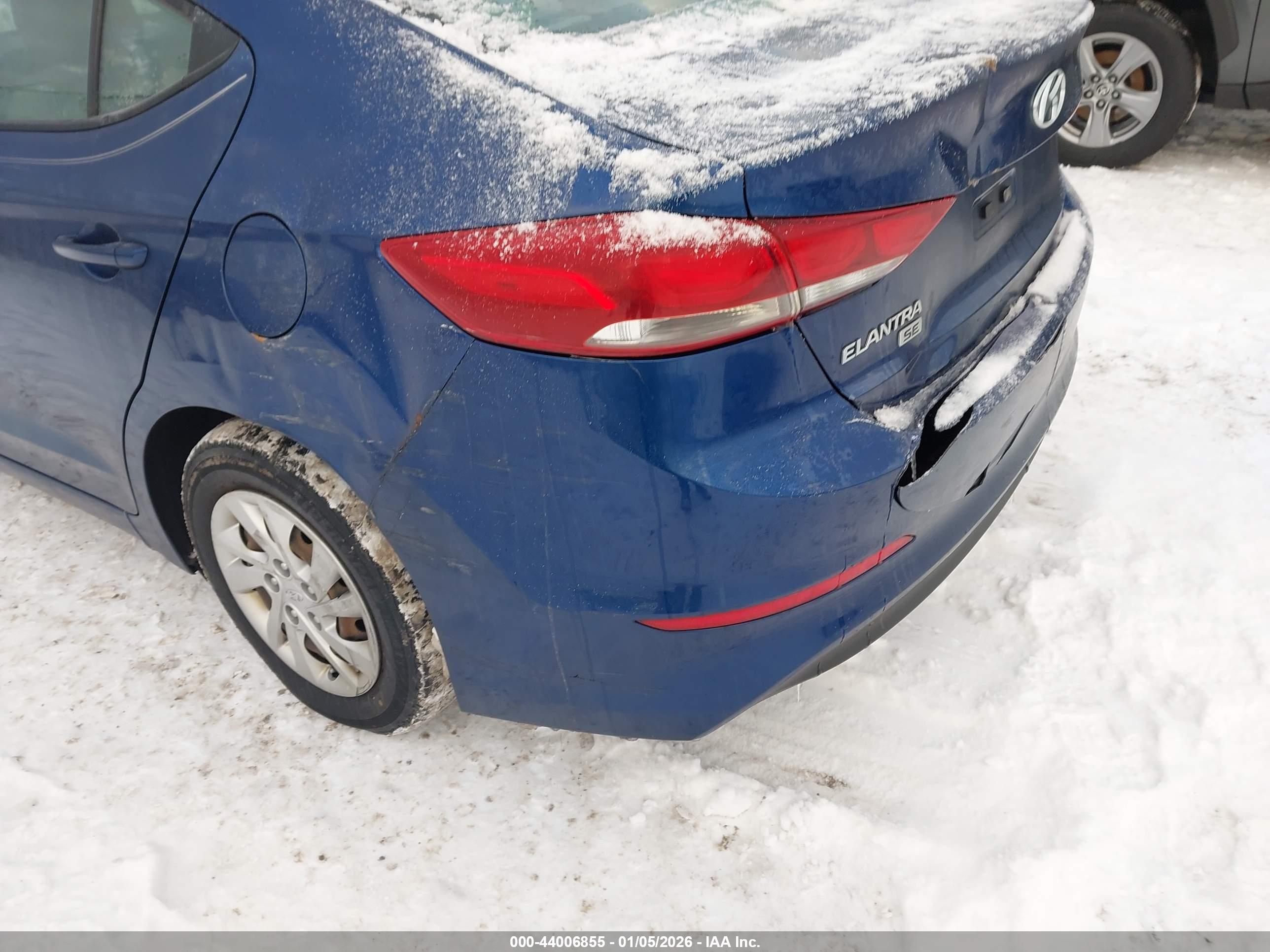 HYUNDAI ELANTRA image 6