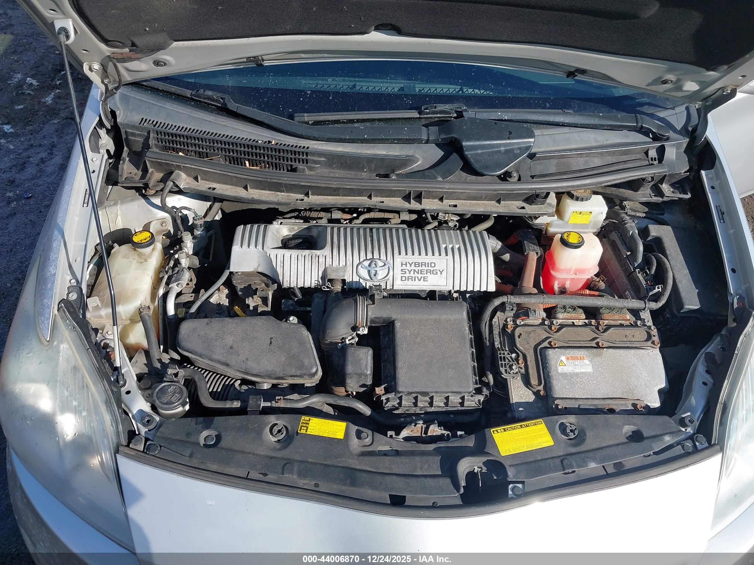 TOYOTA PRIUS image 10