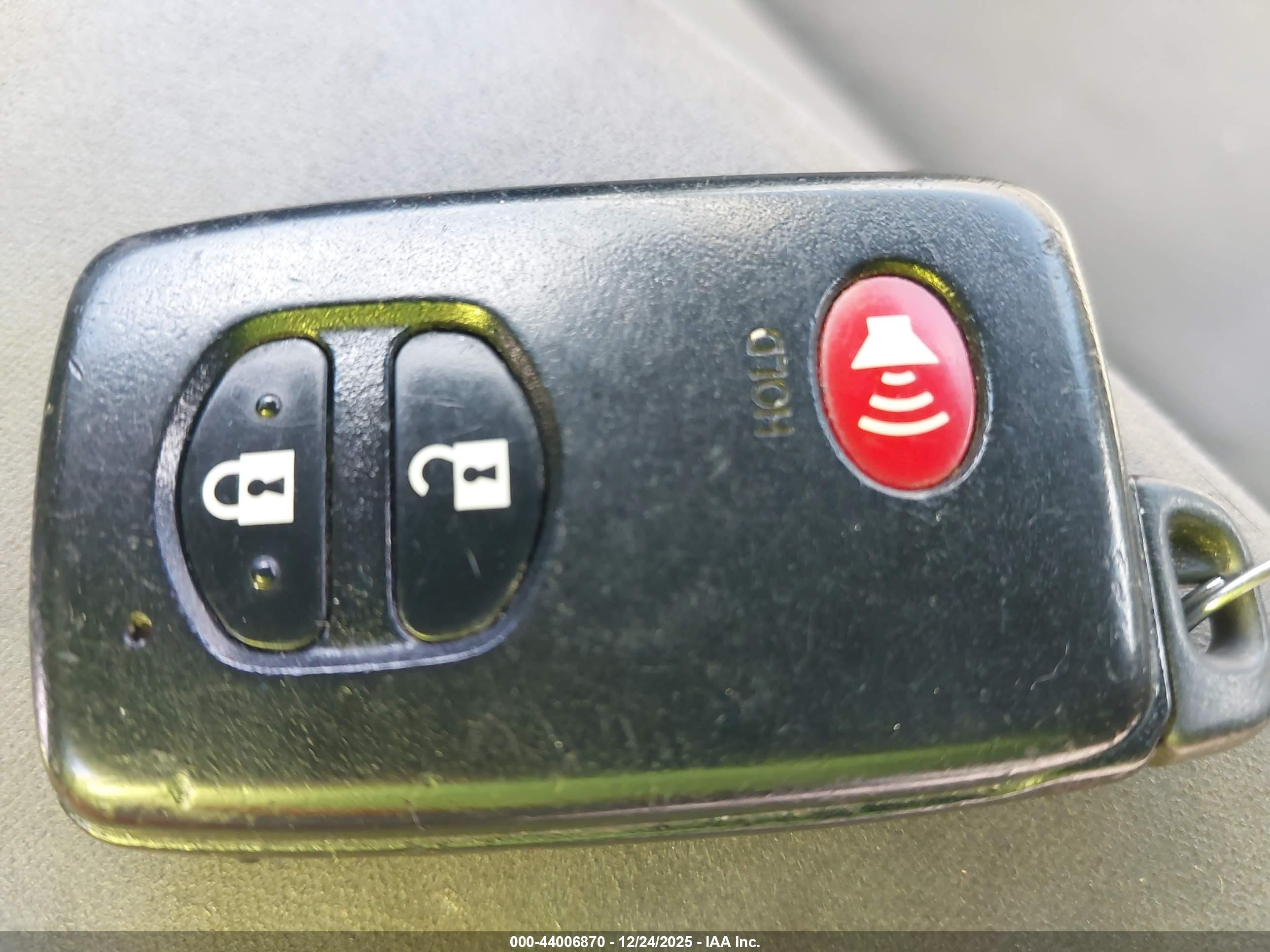 TOYOTA PRIUS image 11